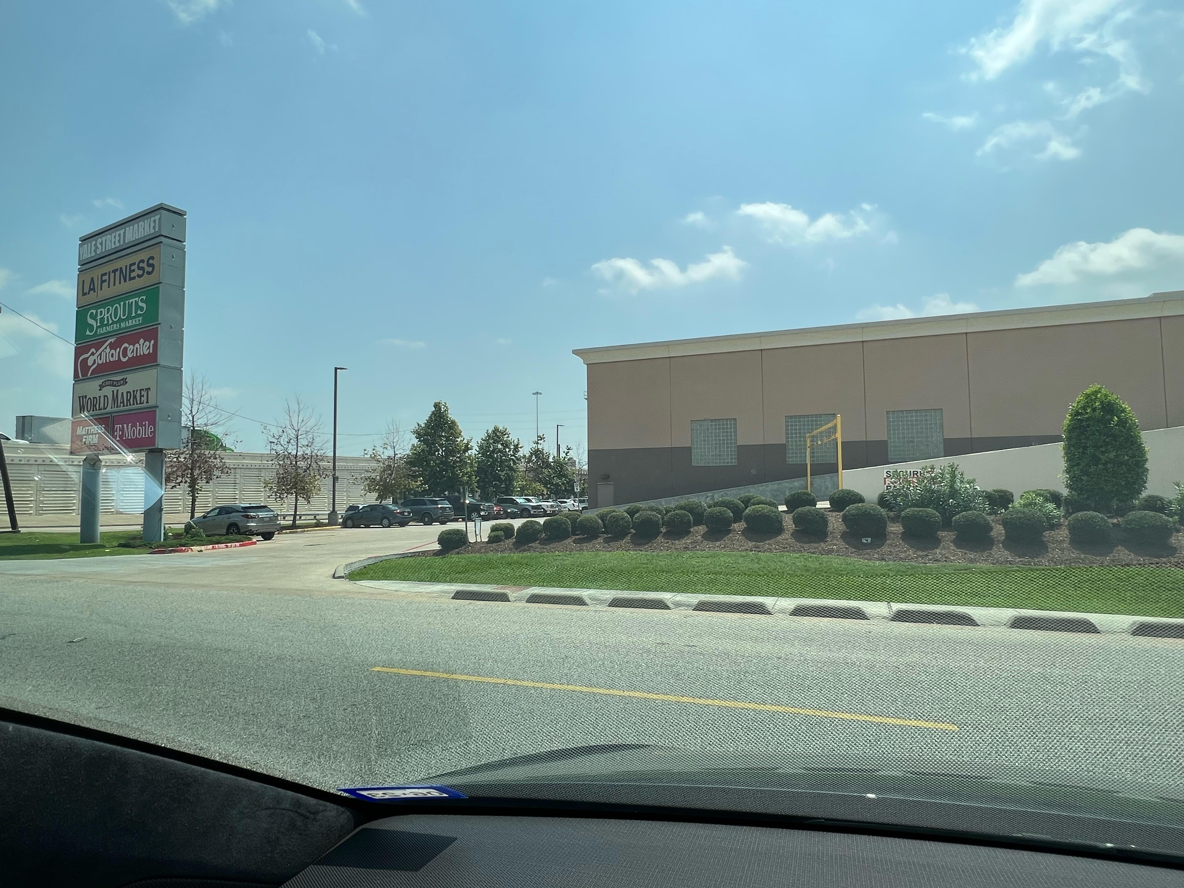 Sprouts Farmers Market Houston, TX EV Station
