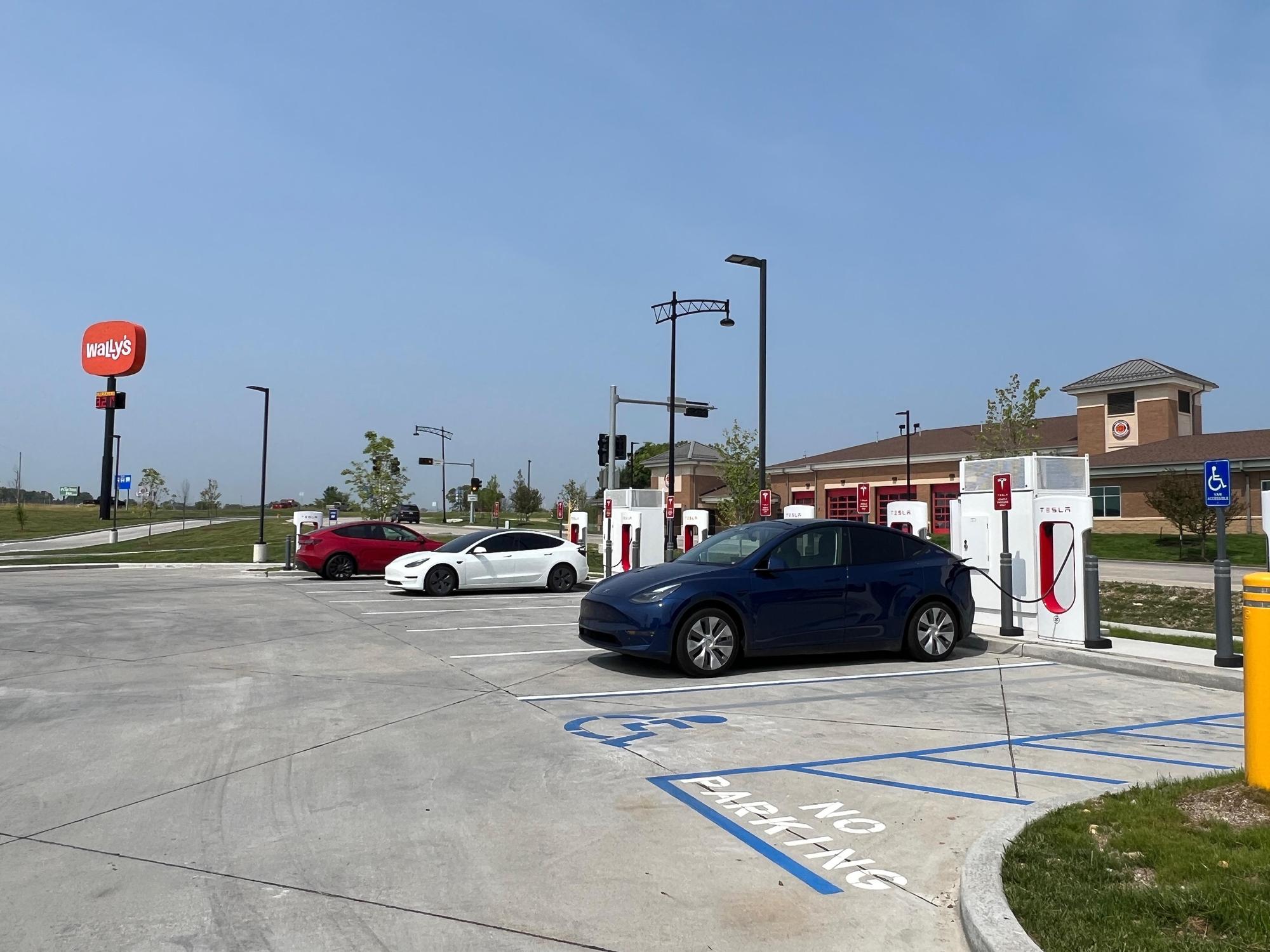 Wally's Fenton (2) Fenton, MO EV Station
