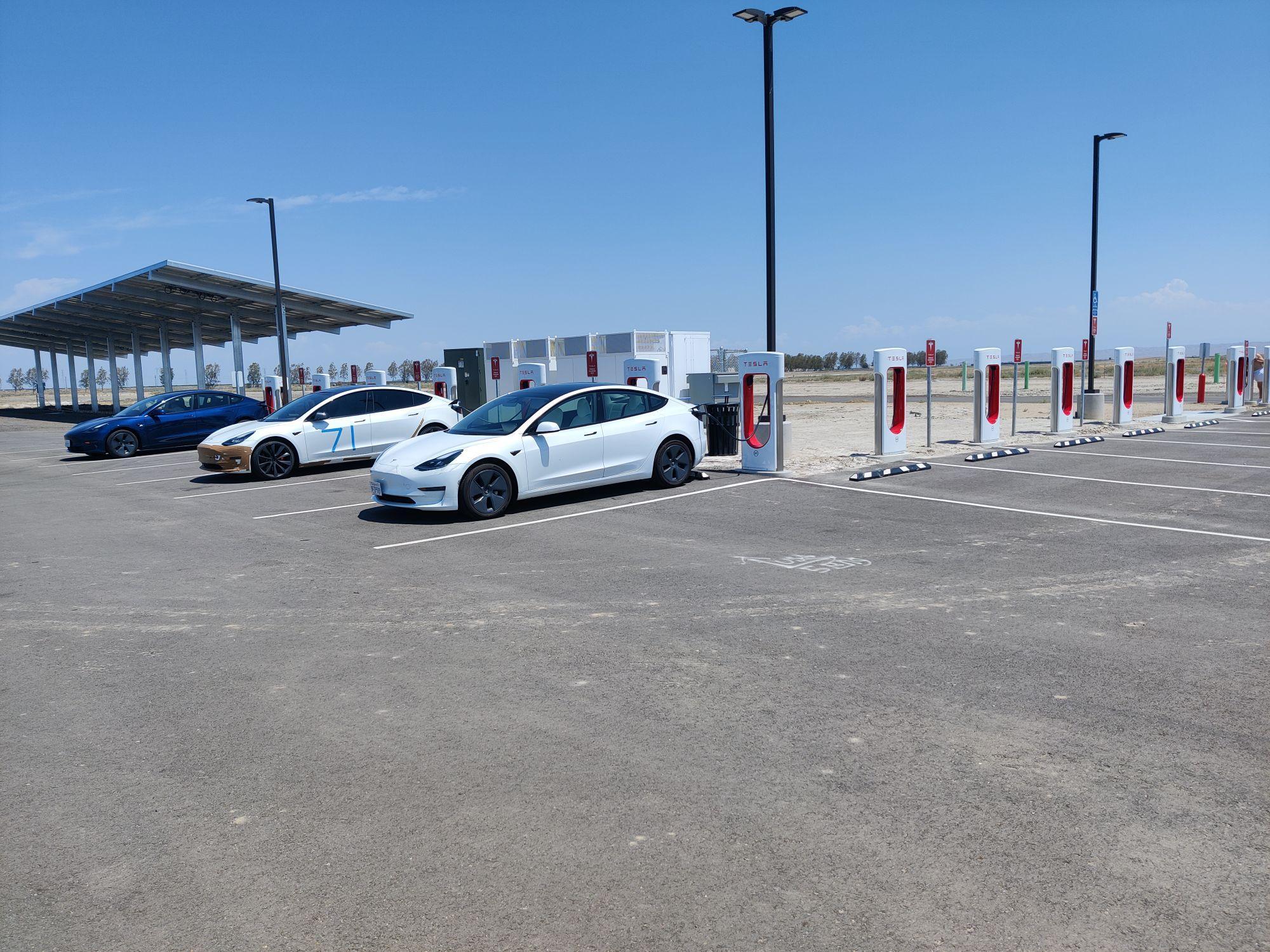 Buttonwillow Fuel Center Buttonwillow, CA EV Station