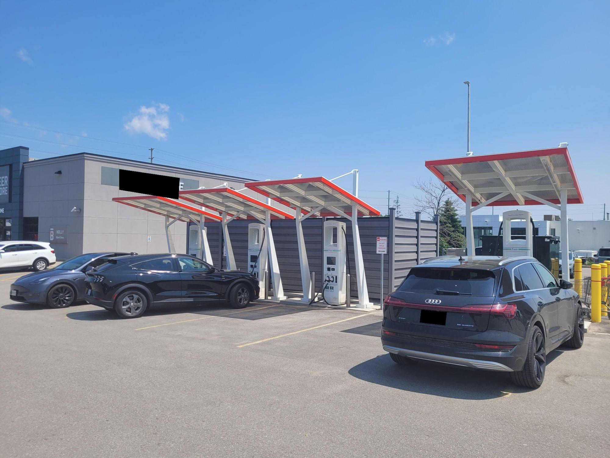 Canadian Tire Barrie South Barrie, ON EV Station