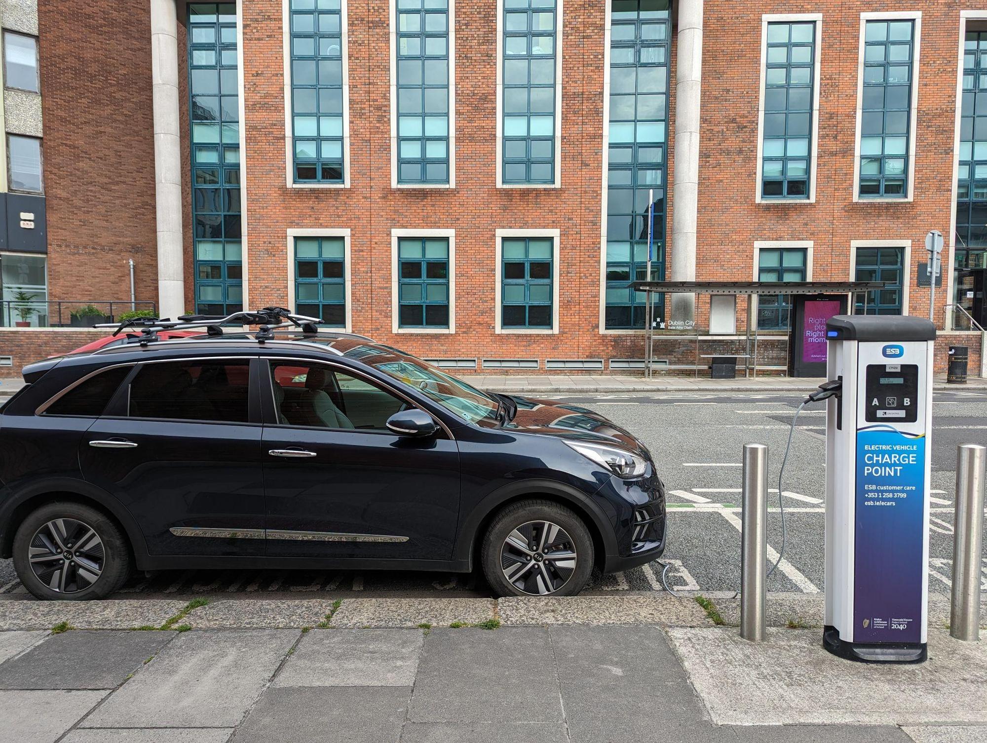 Earlsfort Terrace Parking/Charging Dublin, Dublin EV Station