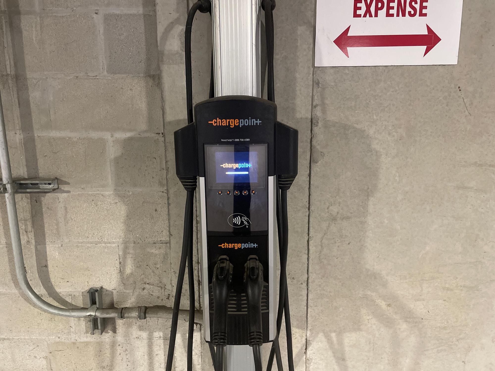 Kings Avenue Parking Garage (JTA) Jacksonville, FL EV Station