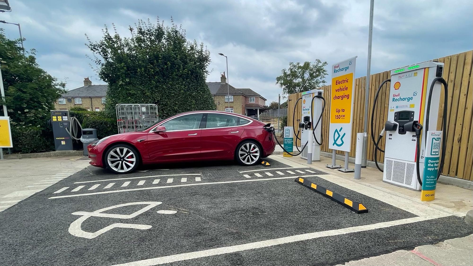 Shell Stanground Whittlesey Road, Peterborough, PE2 8RL, UK EV Station