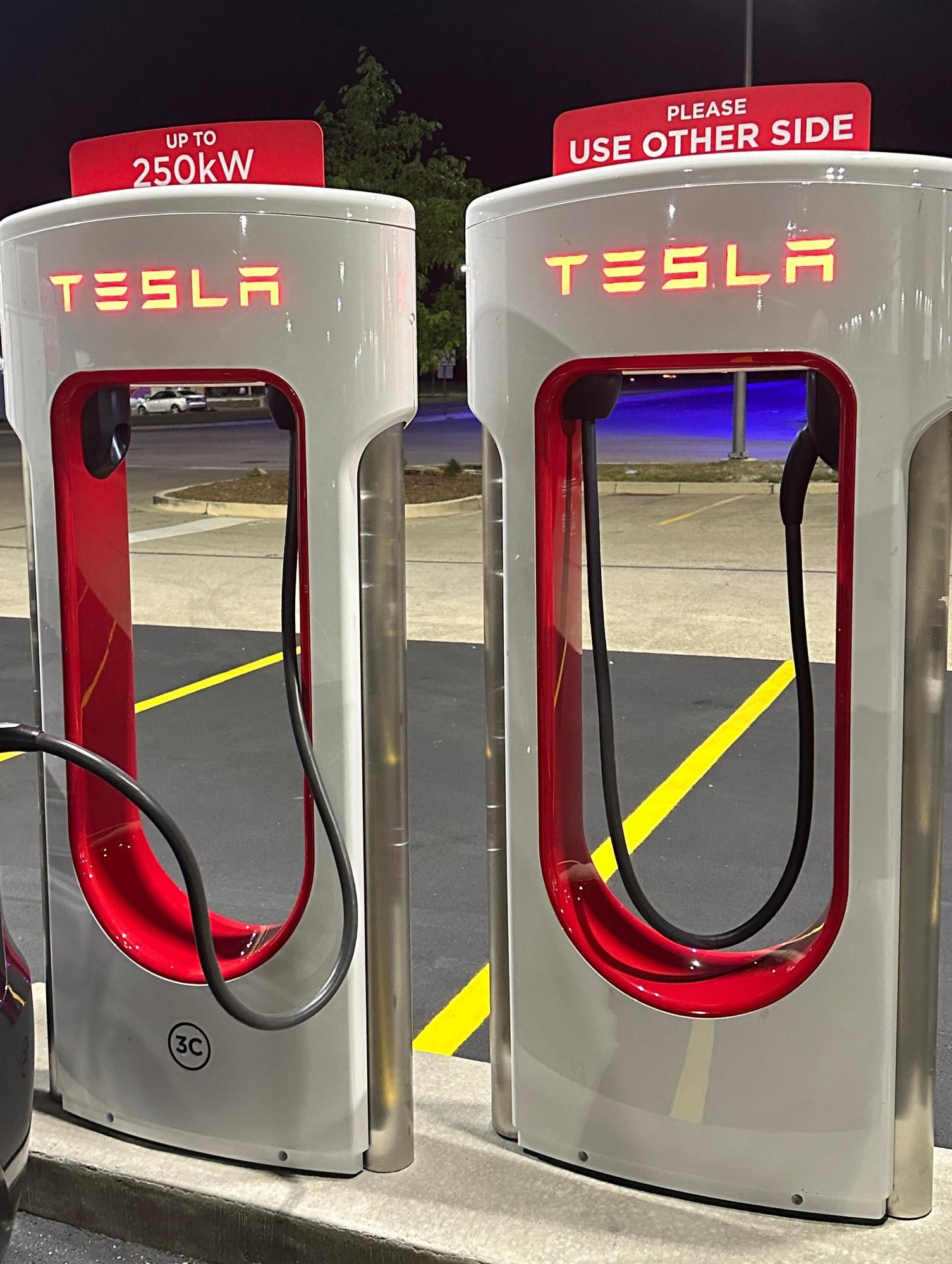 Woodman's Food Market (2) Round Lake, IL EV Station