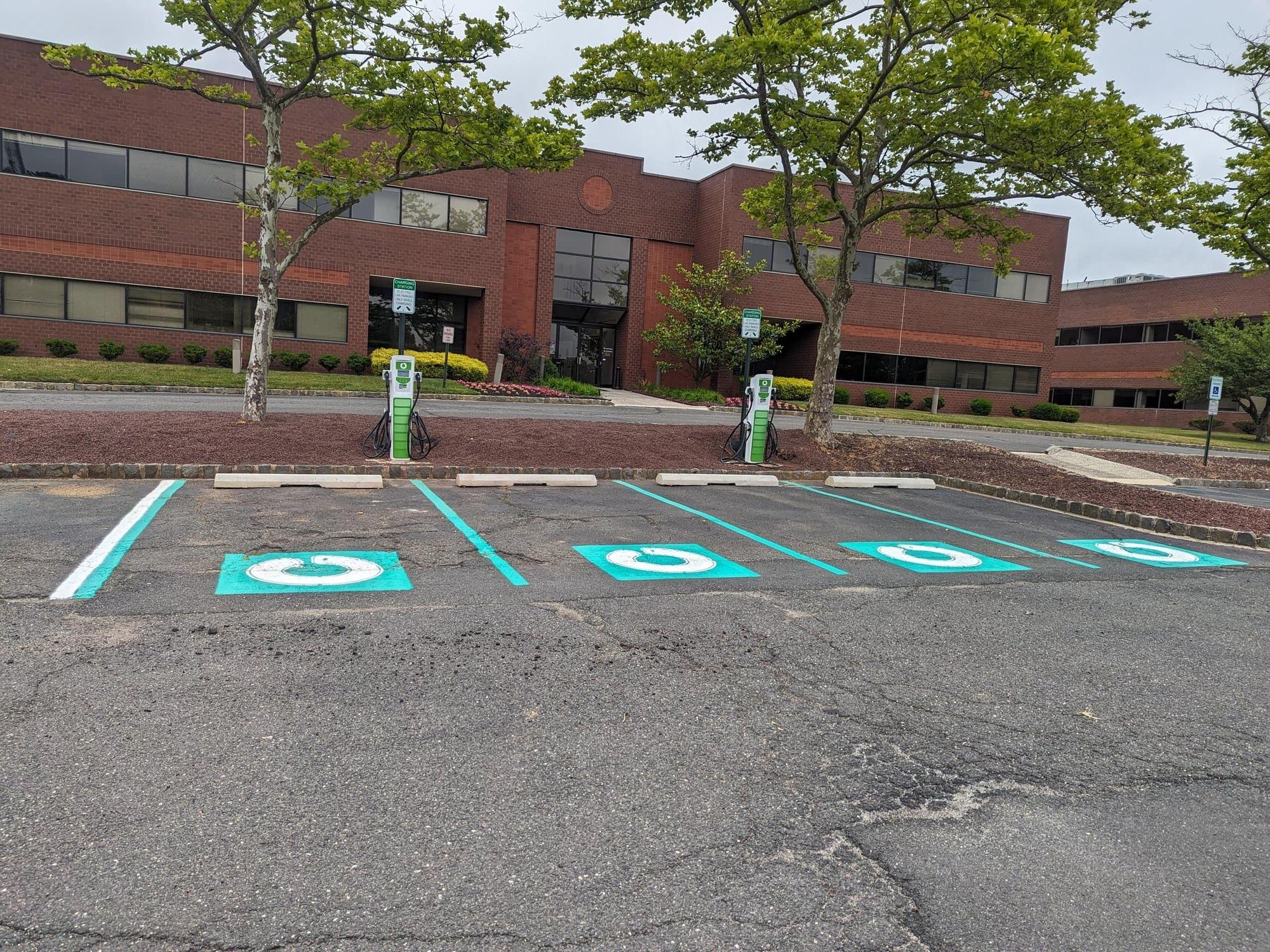 960 Holmdel Rd Holmdel, NJ EV Station