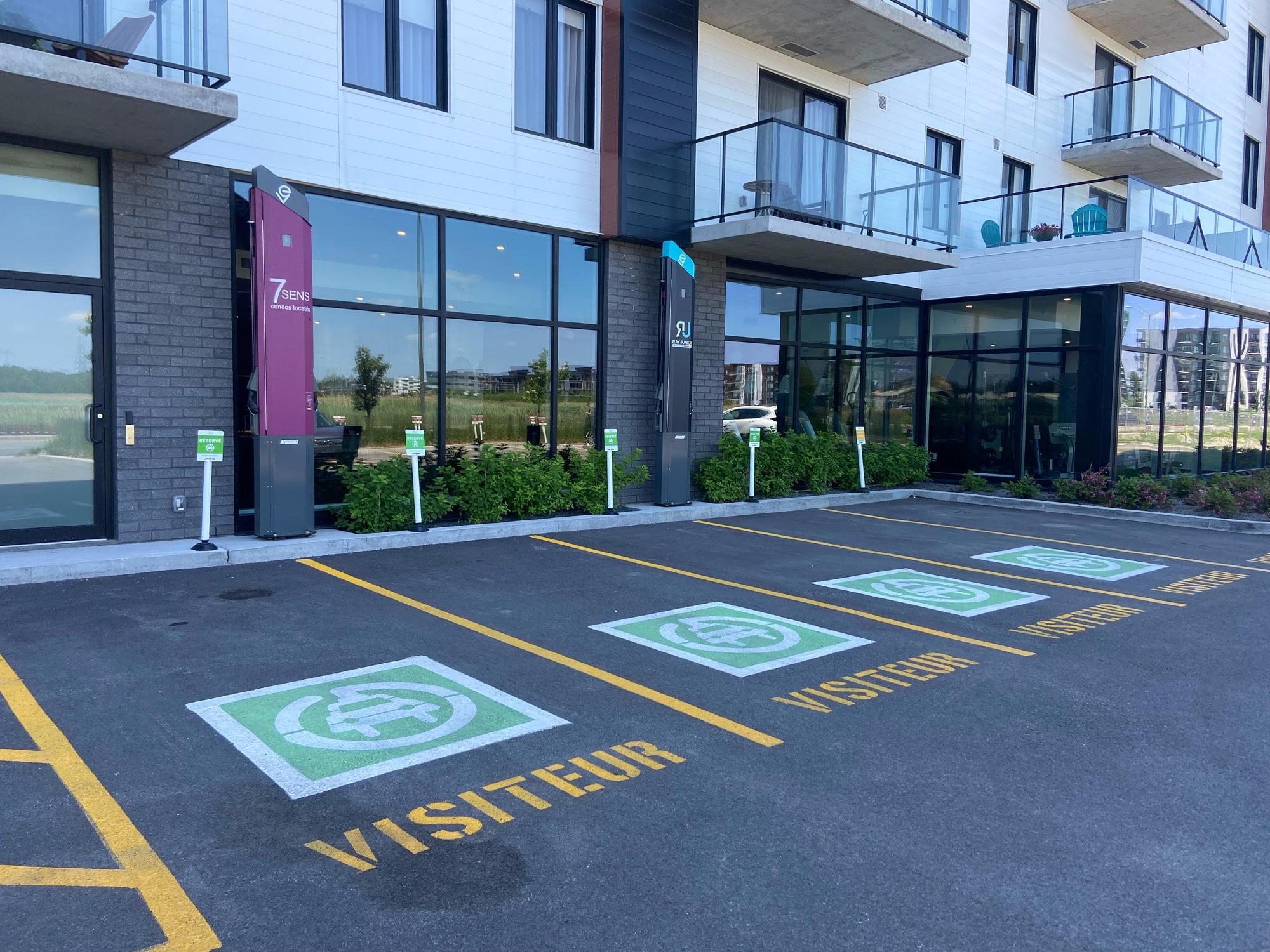 7sens Condo Locatif Mirabel, QC EV Station