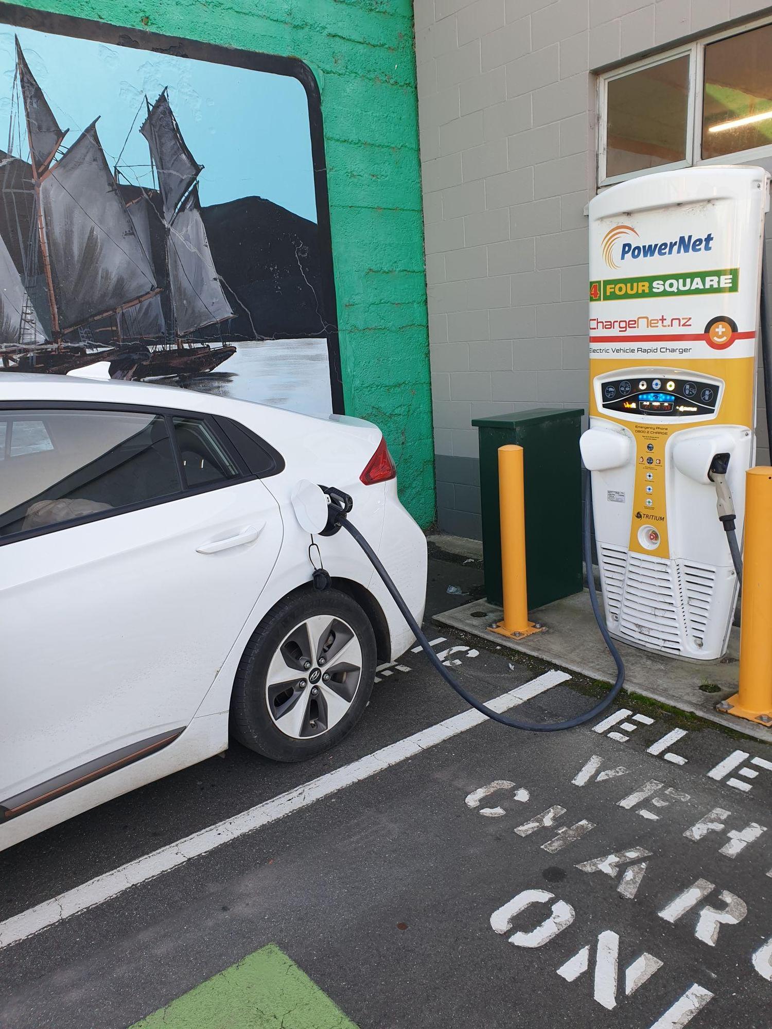 Lumsden Four Square Lumsden, Southland EV Station