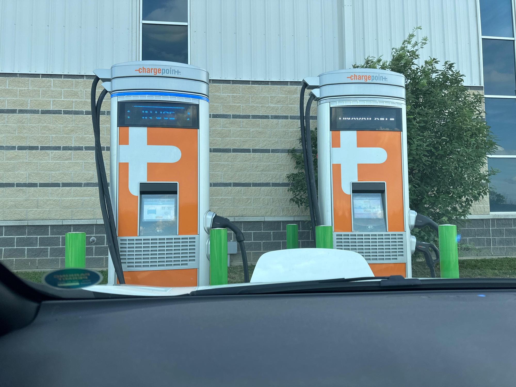 Trisan Center Schomberg, ON EV Station