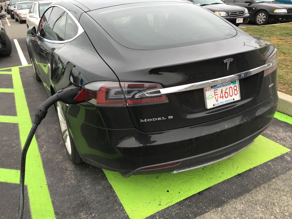 Northshore Mall Cheesecake Factory Peabody, MA EV Station