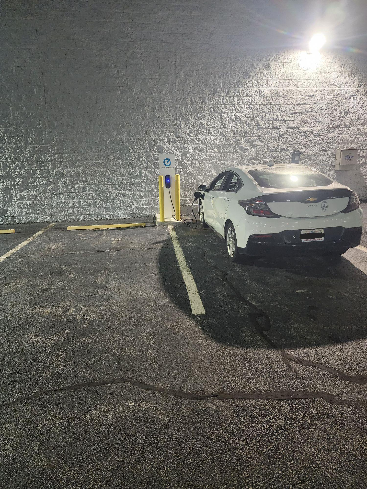 Robert Woodall Nissan (1) Danville, VA EV Station