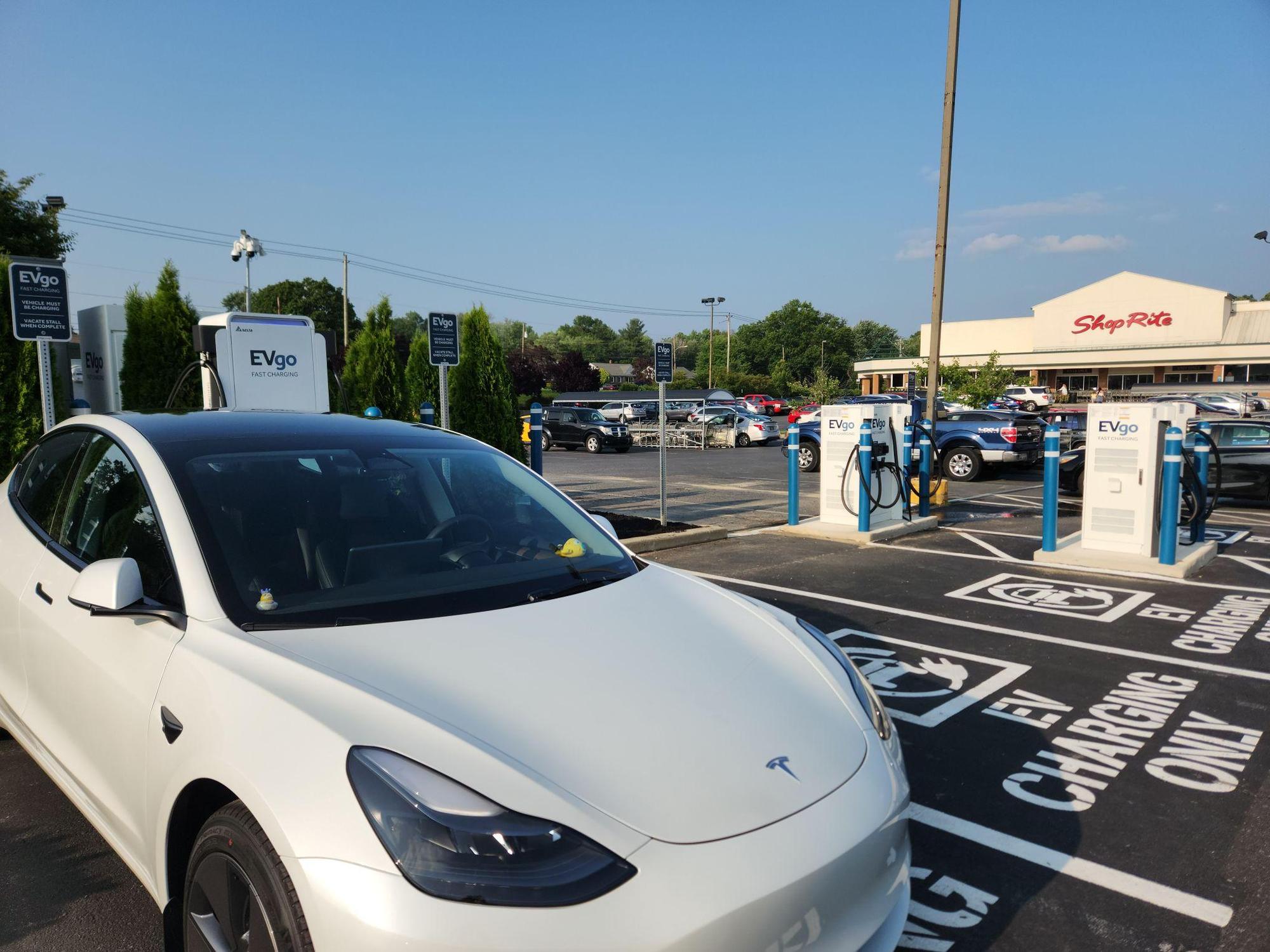 First State Plaza ShopRite Wakefern Stanton, DE EV Station