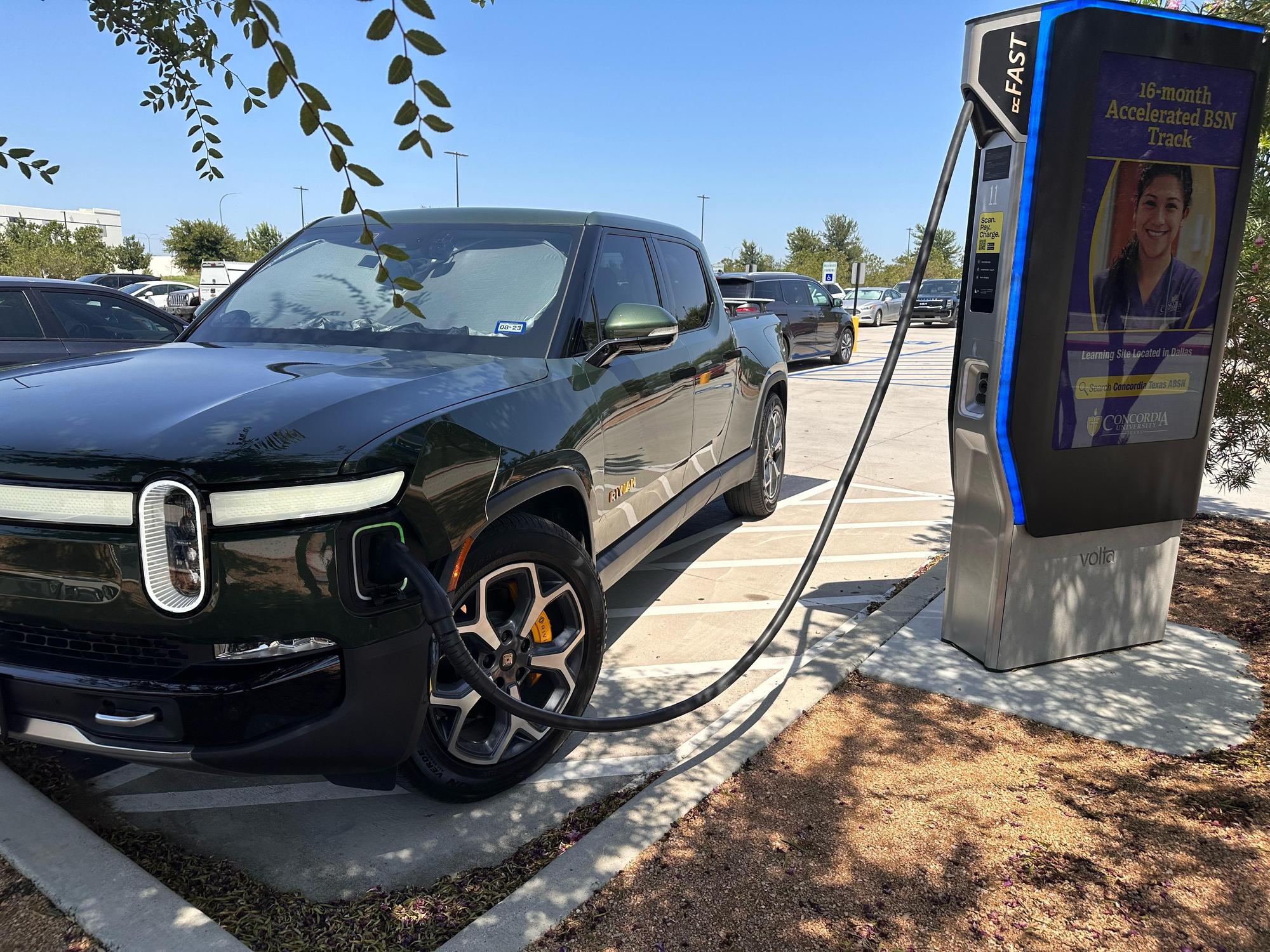 Tanger Outlets Gap Factory Fort Worth, TX EV Station