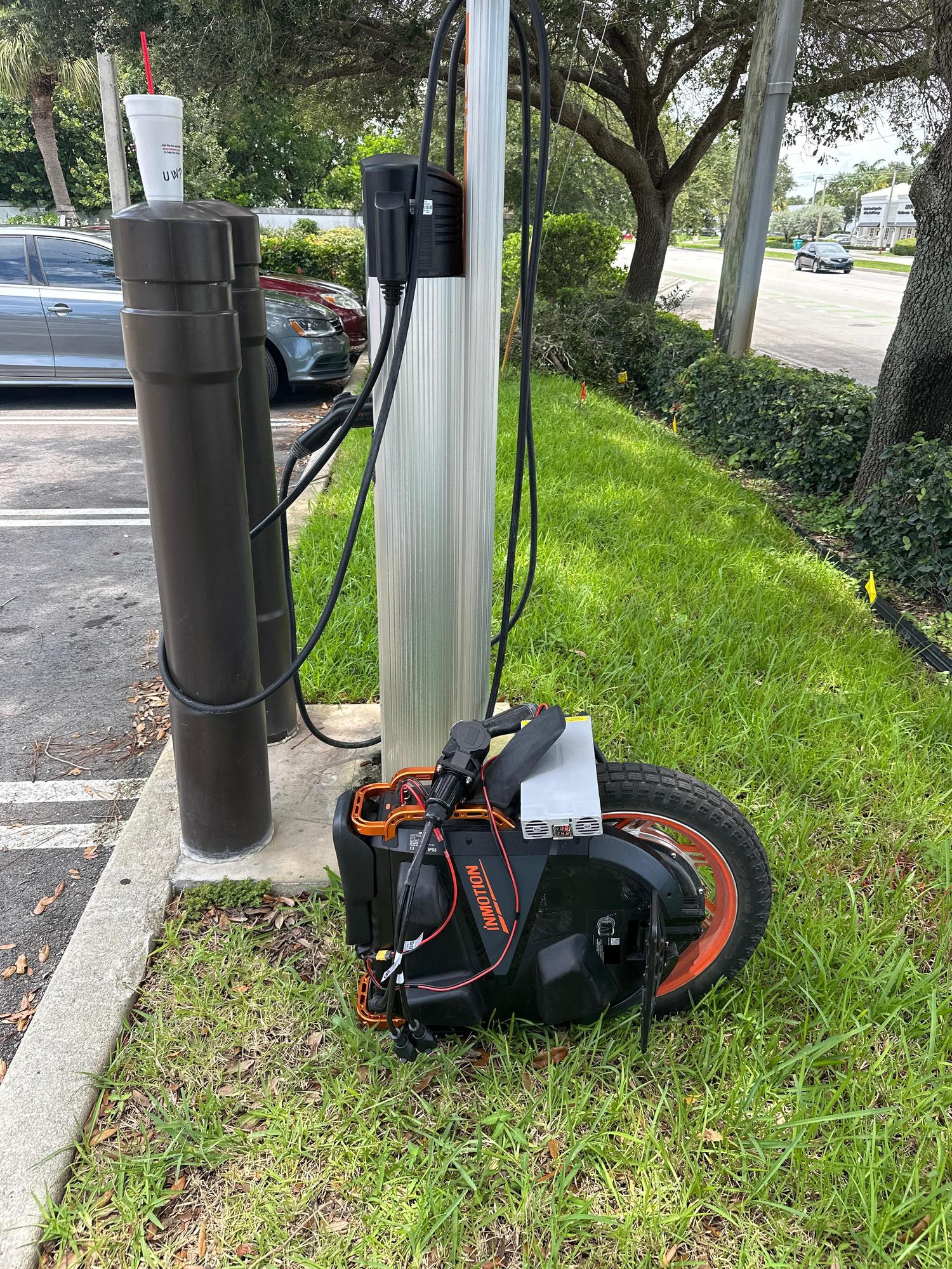 AutoZone Auto Parts Boynton Beach, FL EV Station