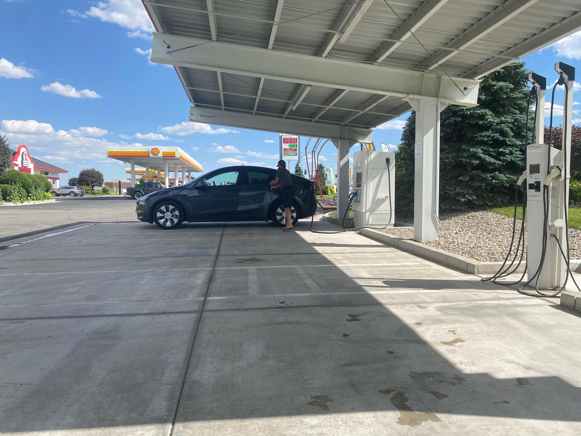 R Place Shell & Car Wash Ely, NV EV Station