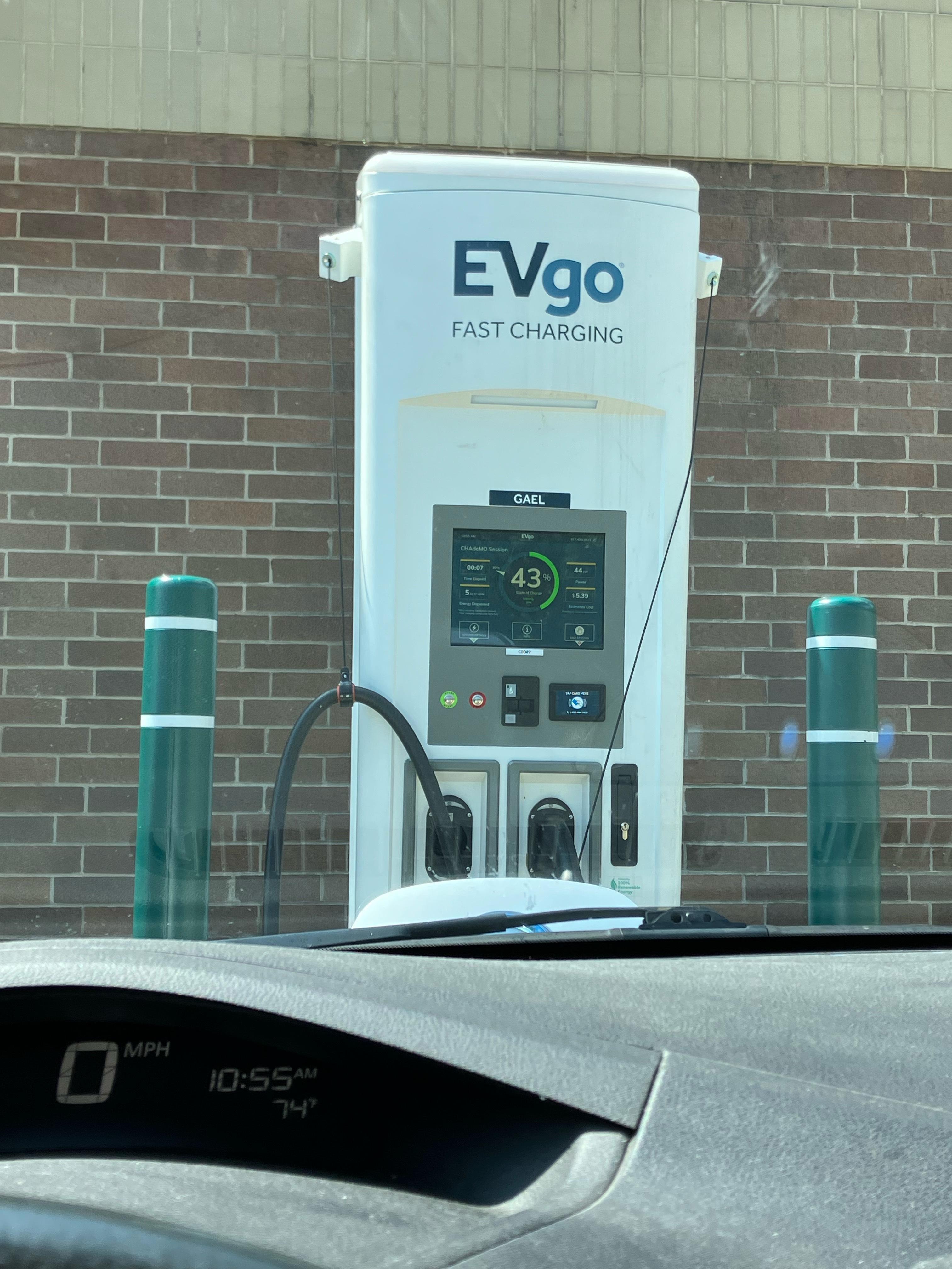 Walgreens (2) Palatine, IL EV Station