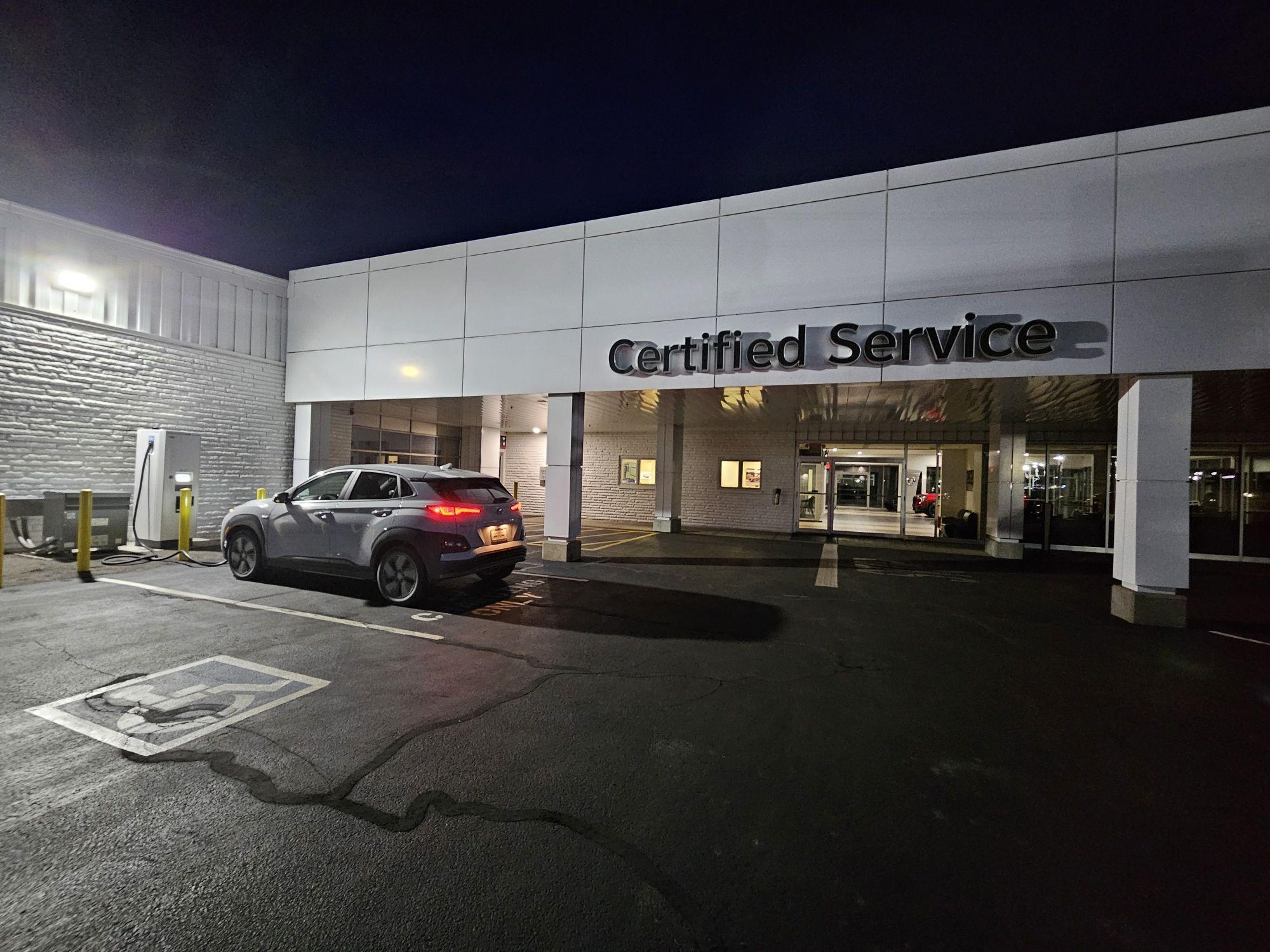 Bob Luegers Motors | Jasper, IN | EV Station