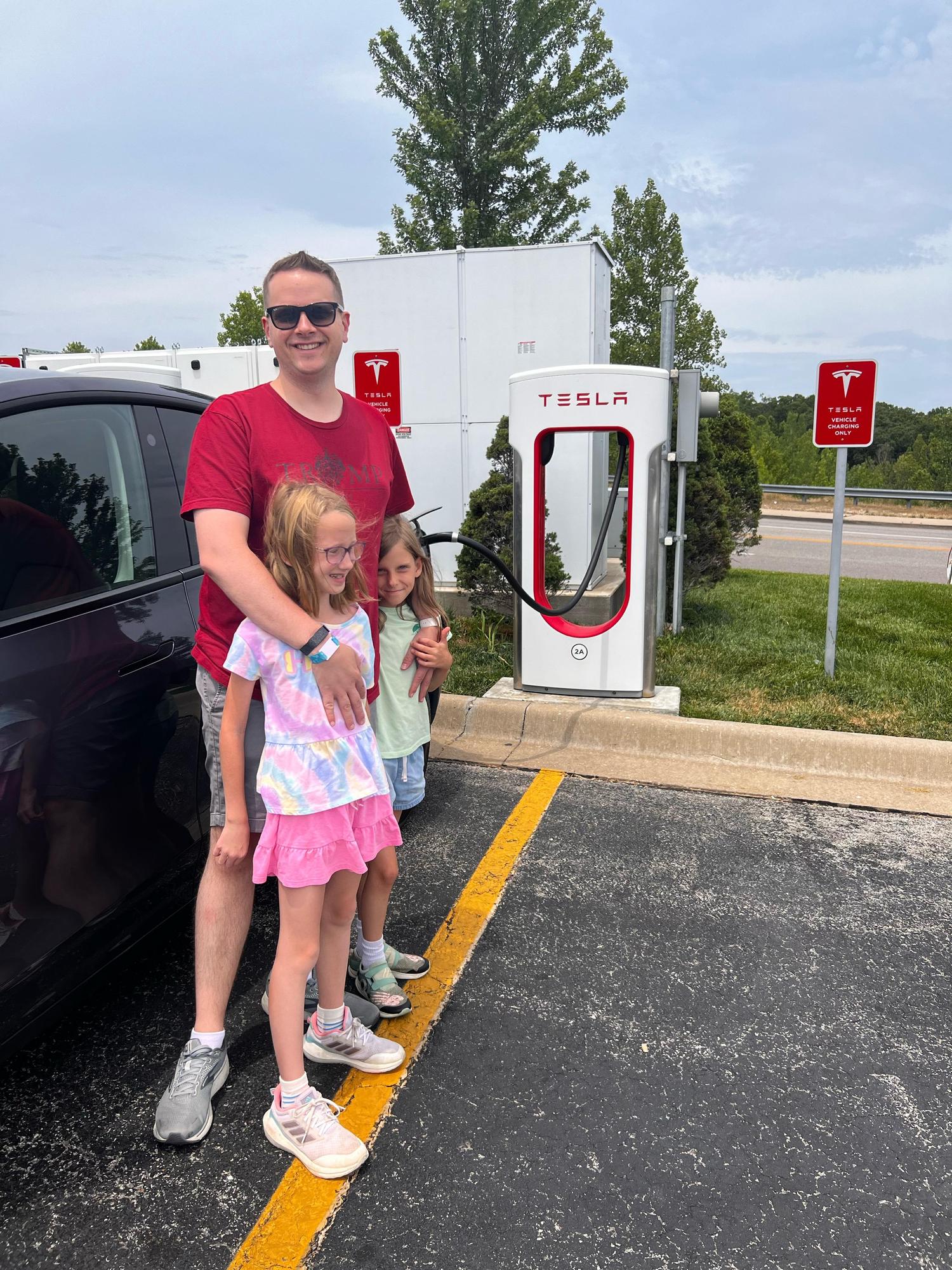 HyVee Grocery Store Osage Beach, MO EV Station