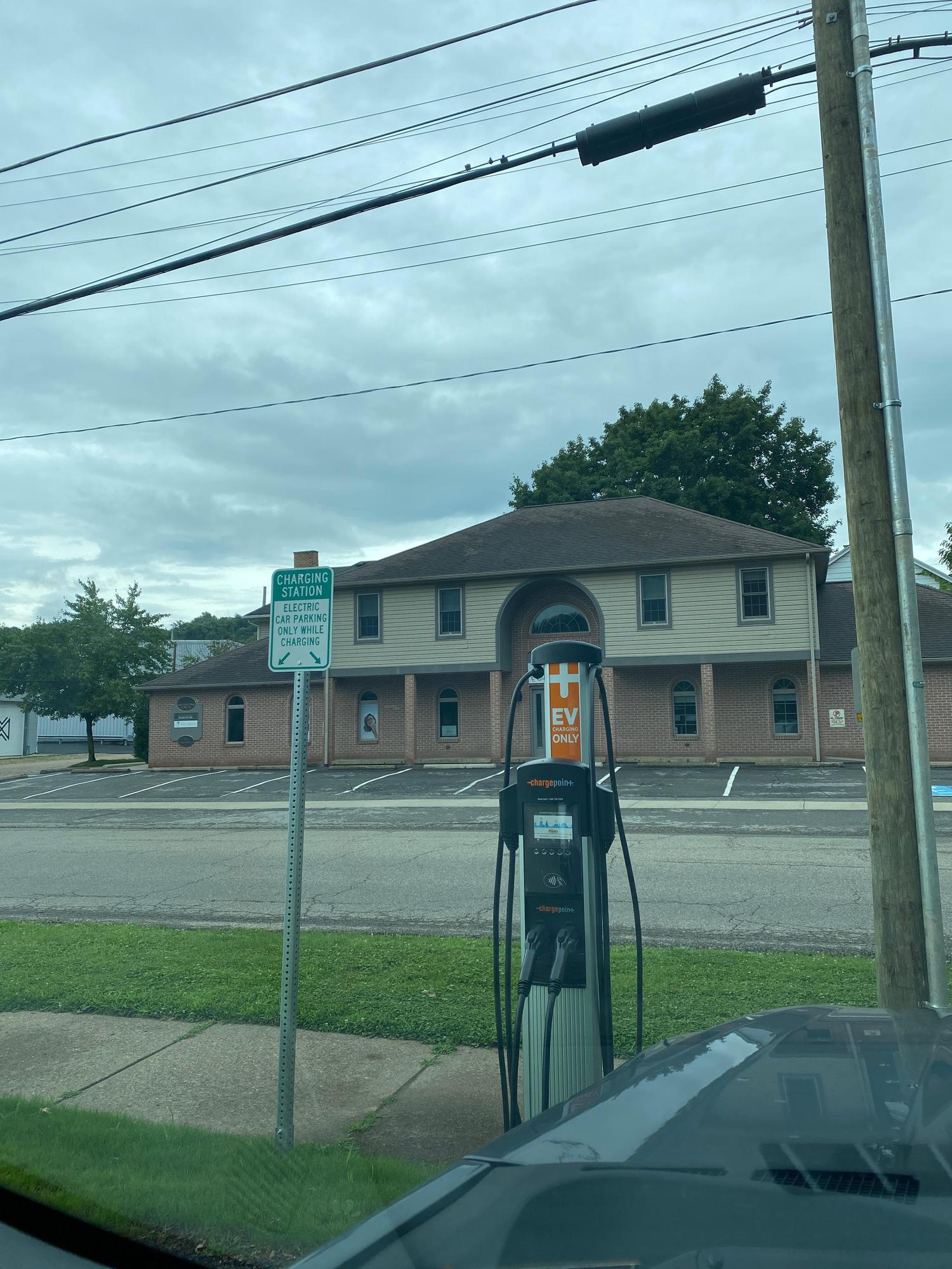 Riverside Park Oakmont, PA EV Station