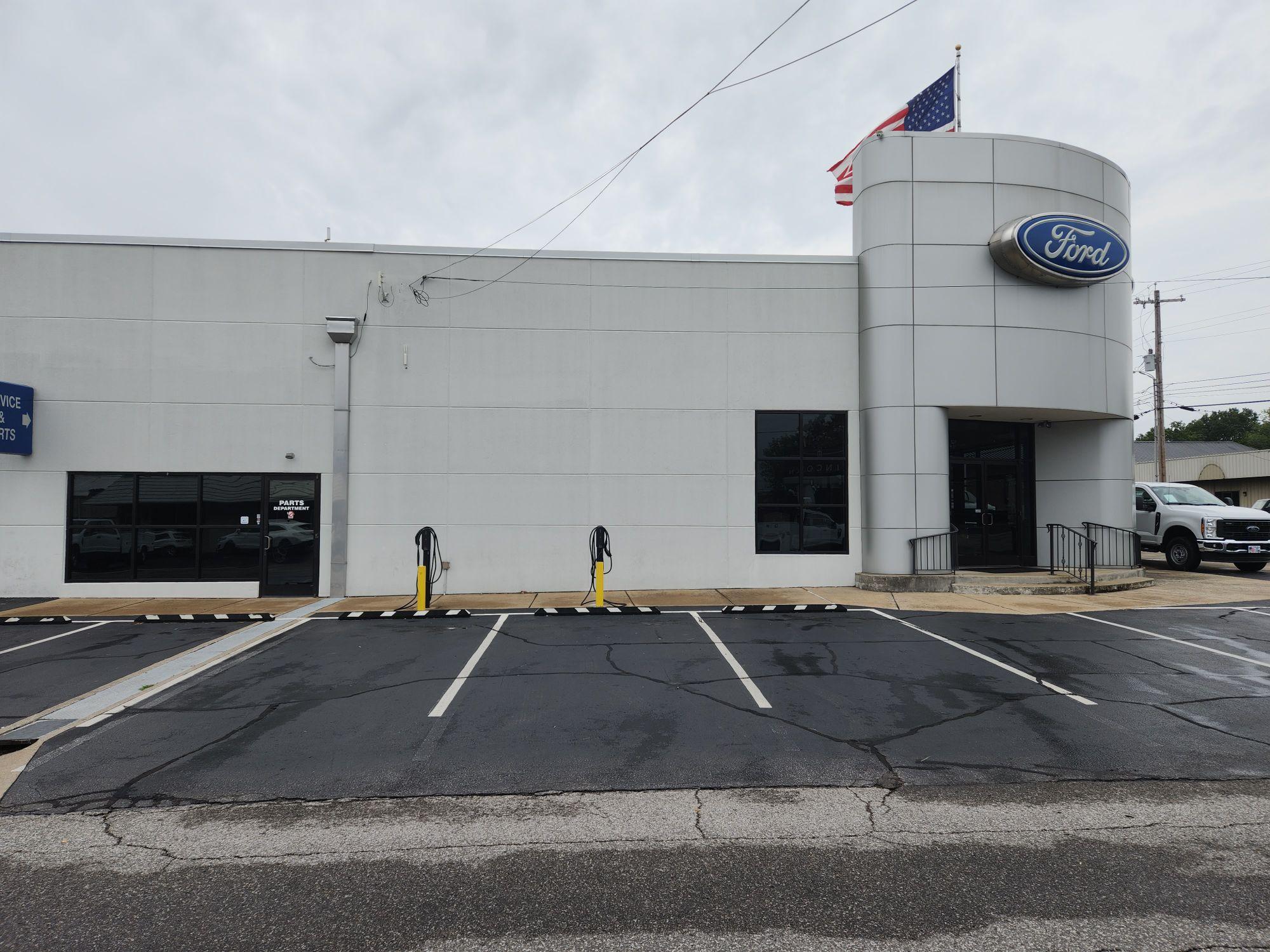 Parker Ford Lincoln Murray, KY EV Station