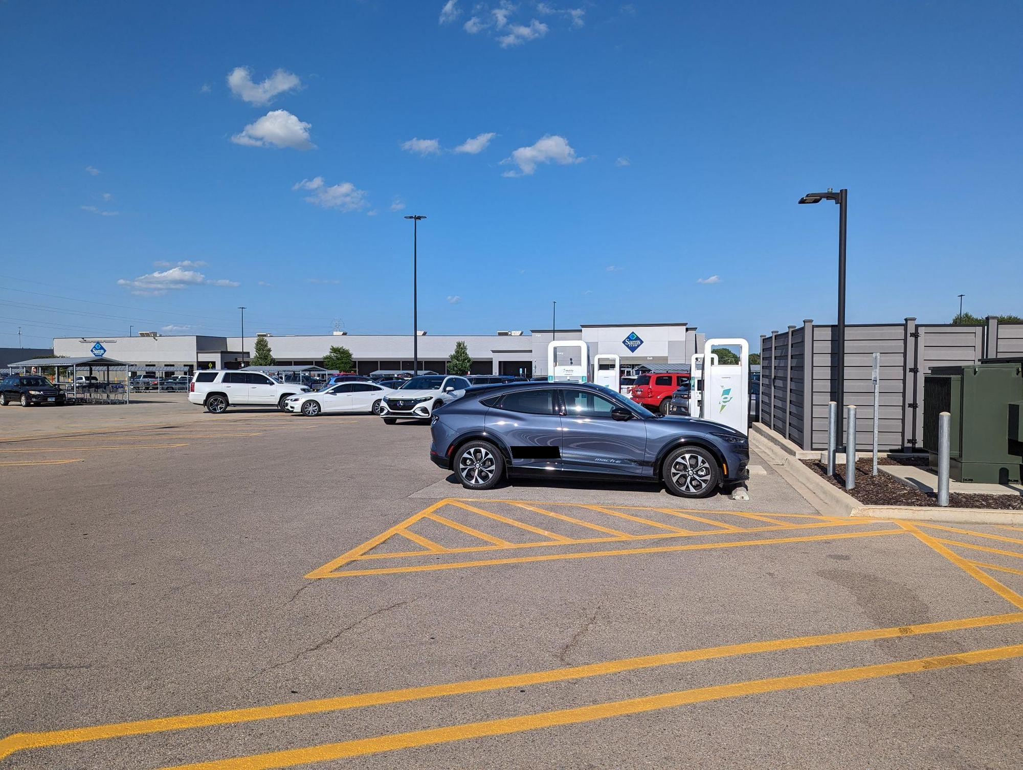 Sam’s Club Rockford, IL EV Station