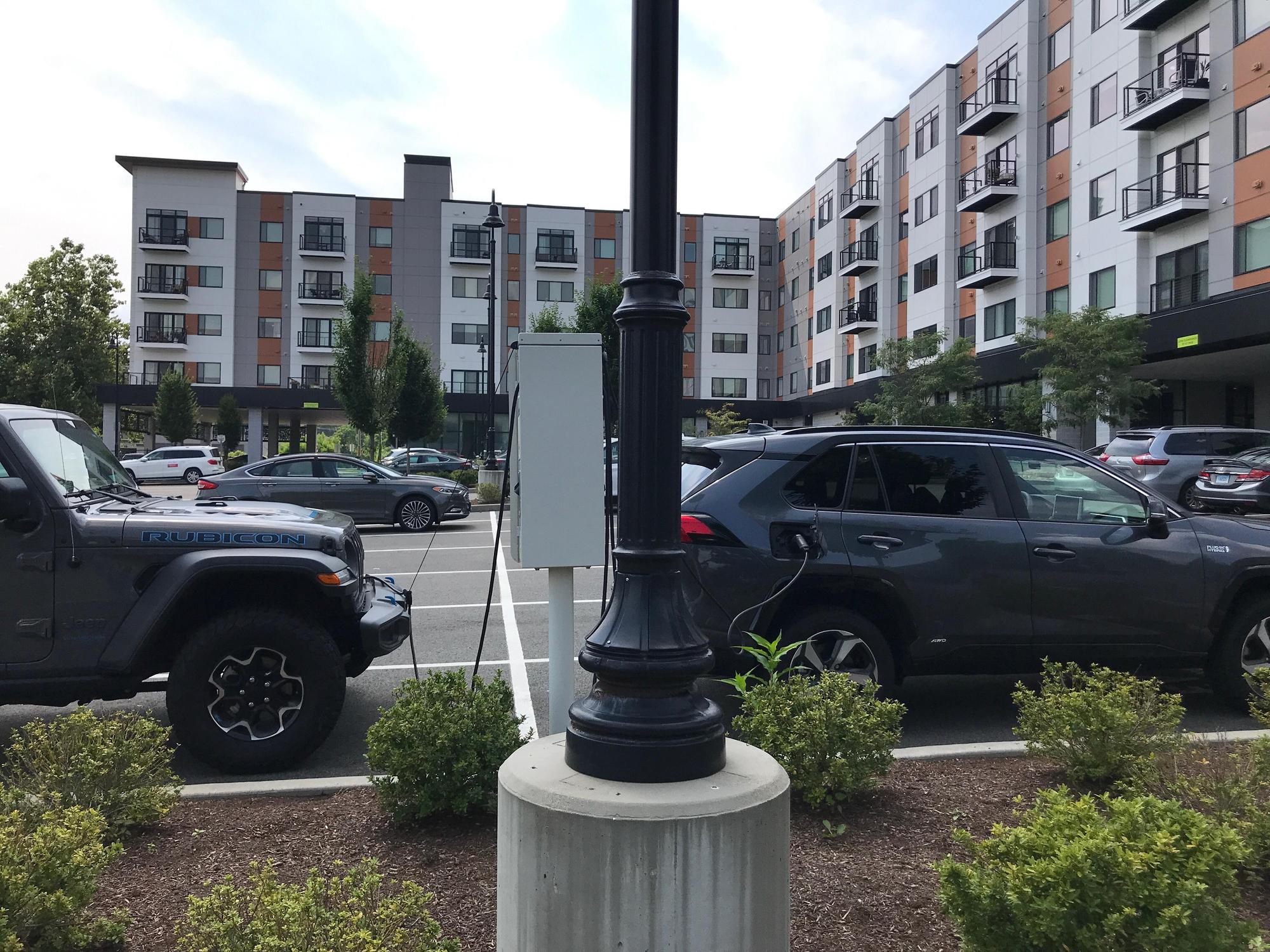 The Borden Luxury Apartments Wethersfield, CT EV Station