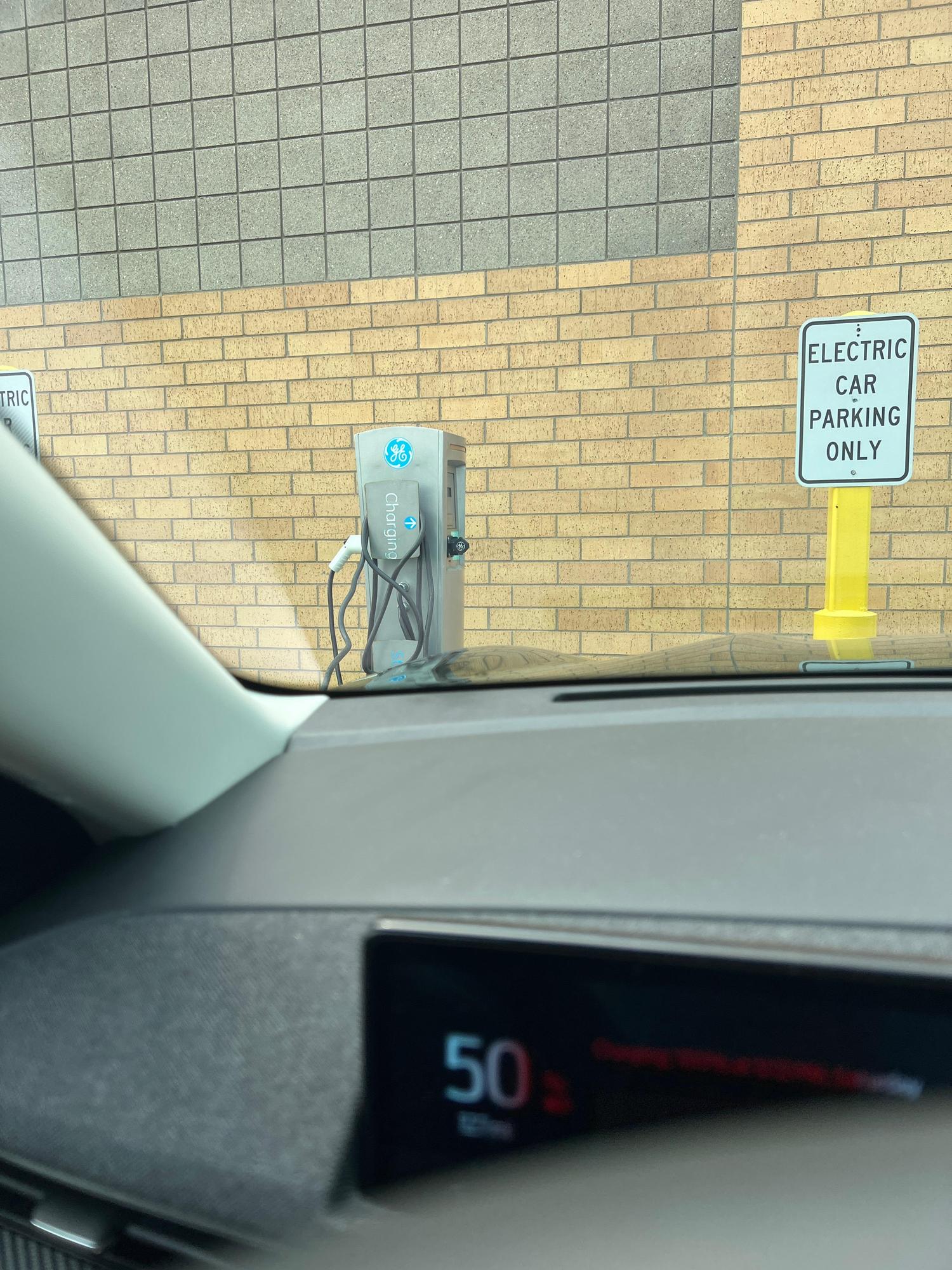 Goodwill Forest Lake Forest Lake, MN EV Station