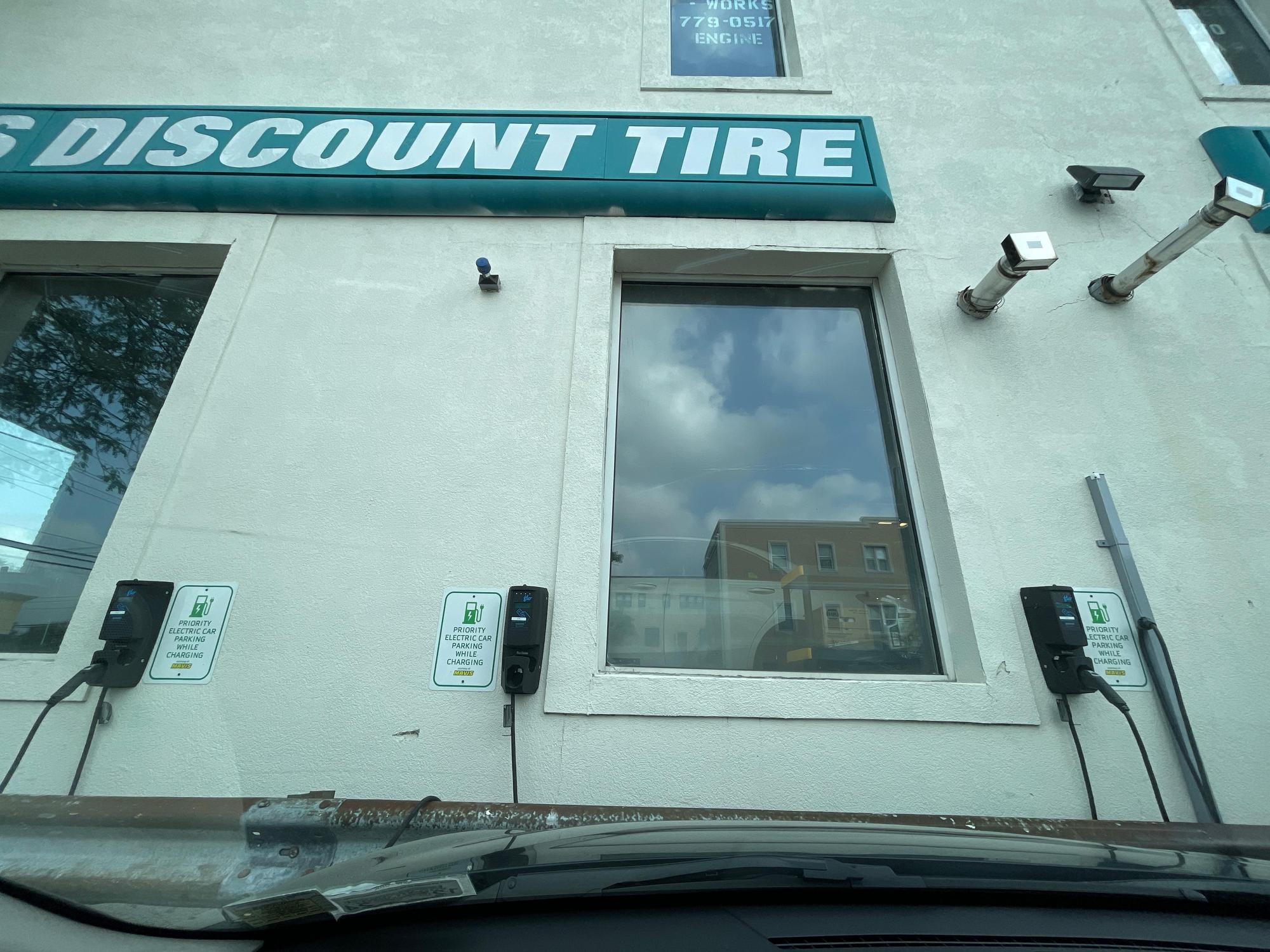 Mavis Discount Tire Eastchester, NY EV Station