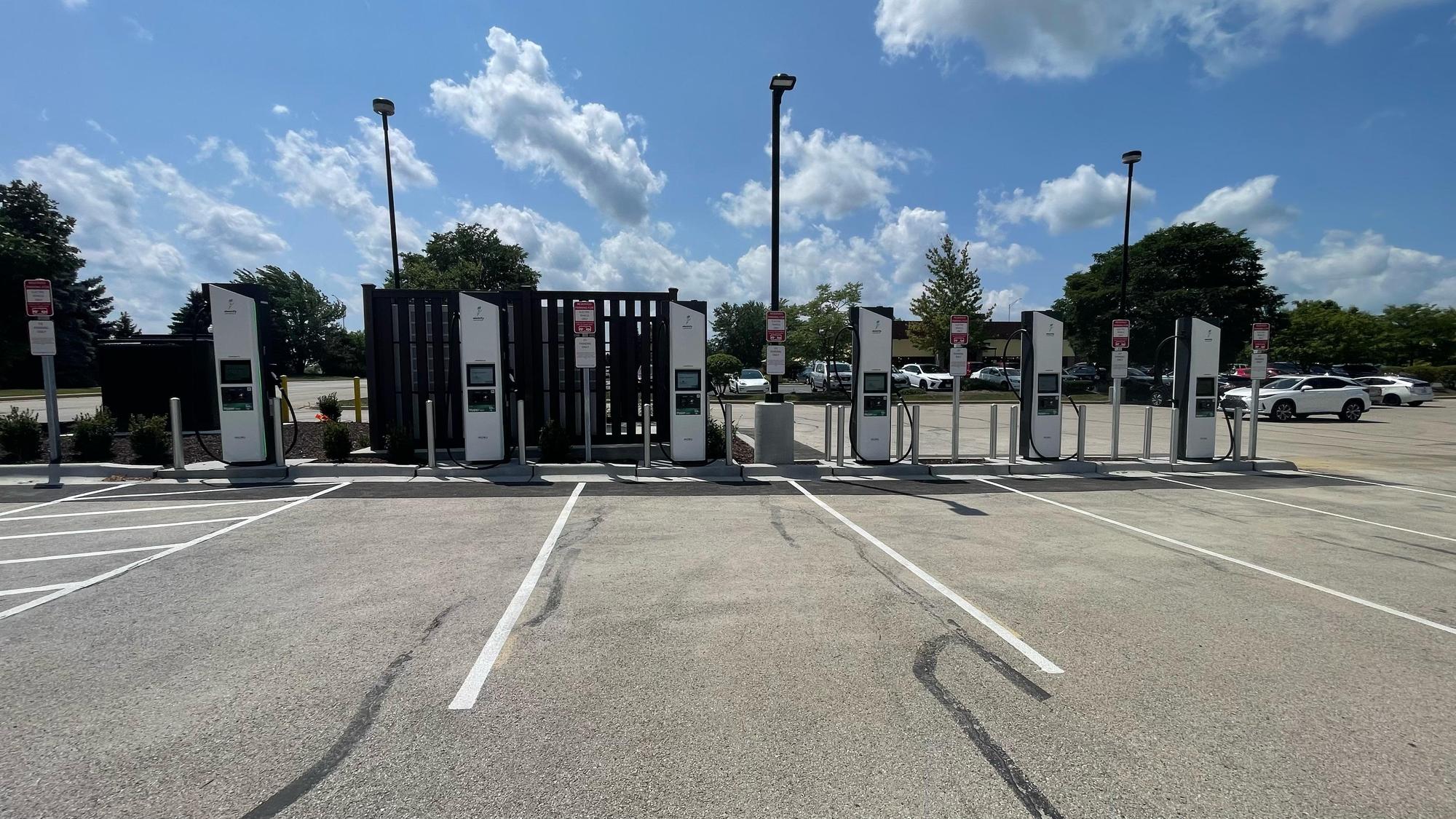 Meijer (2) Algonquin, IL EV Station