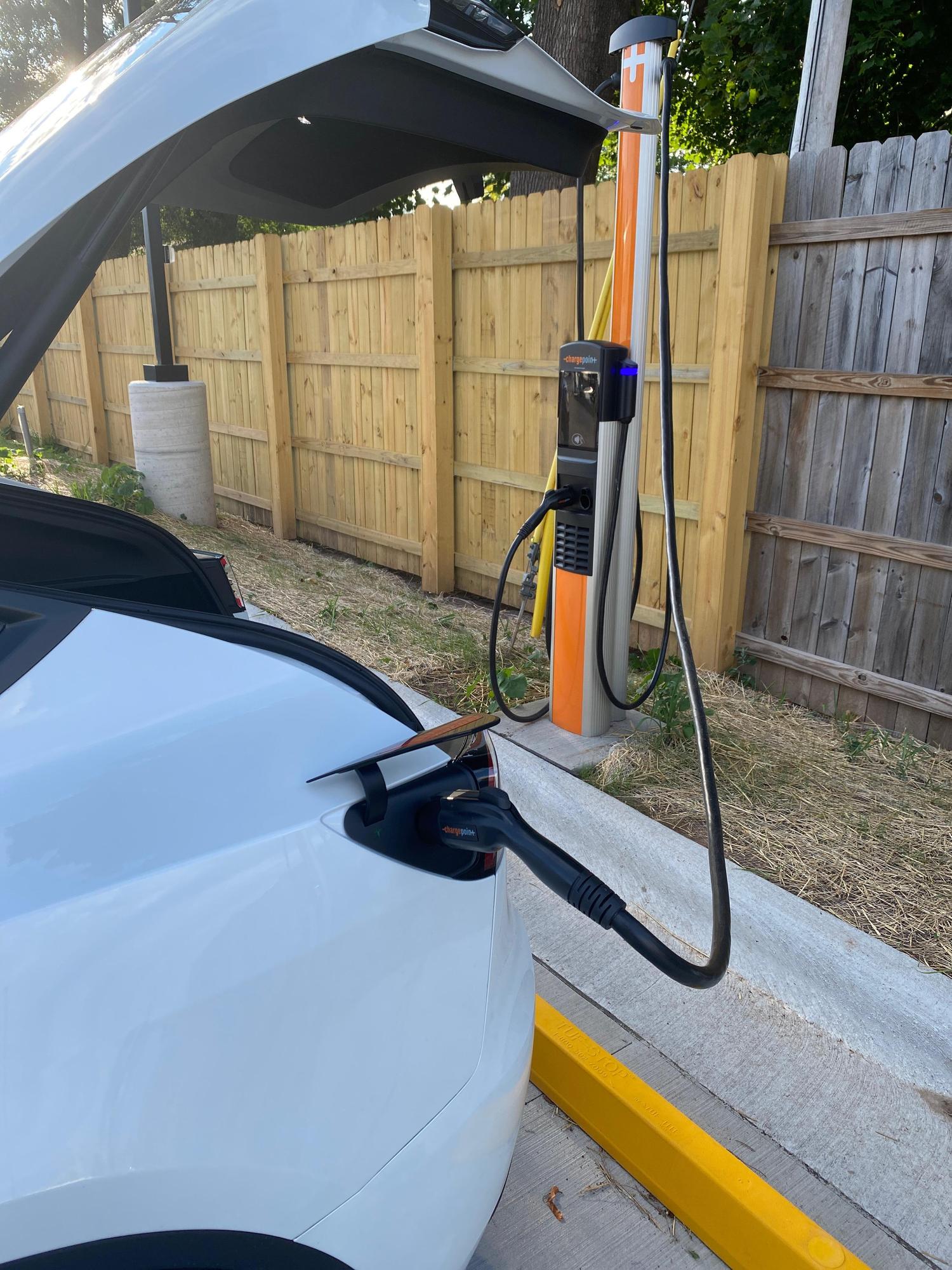 Avis Car Sales Appleton, WI EV Station