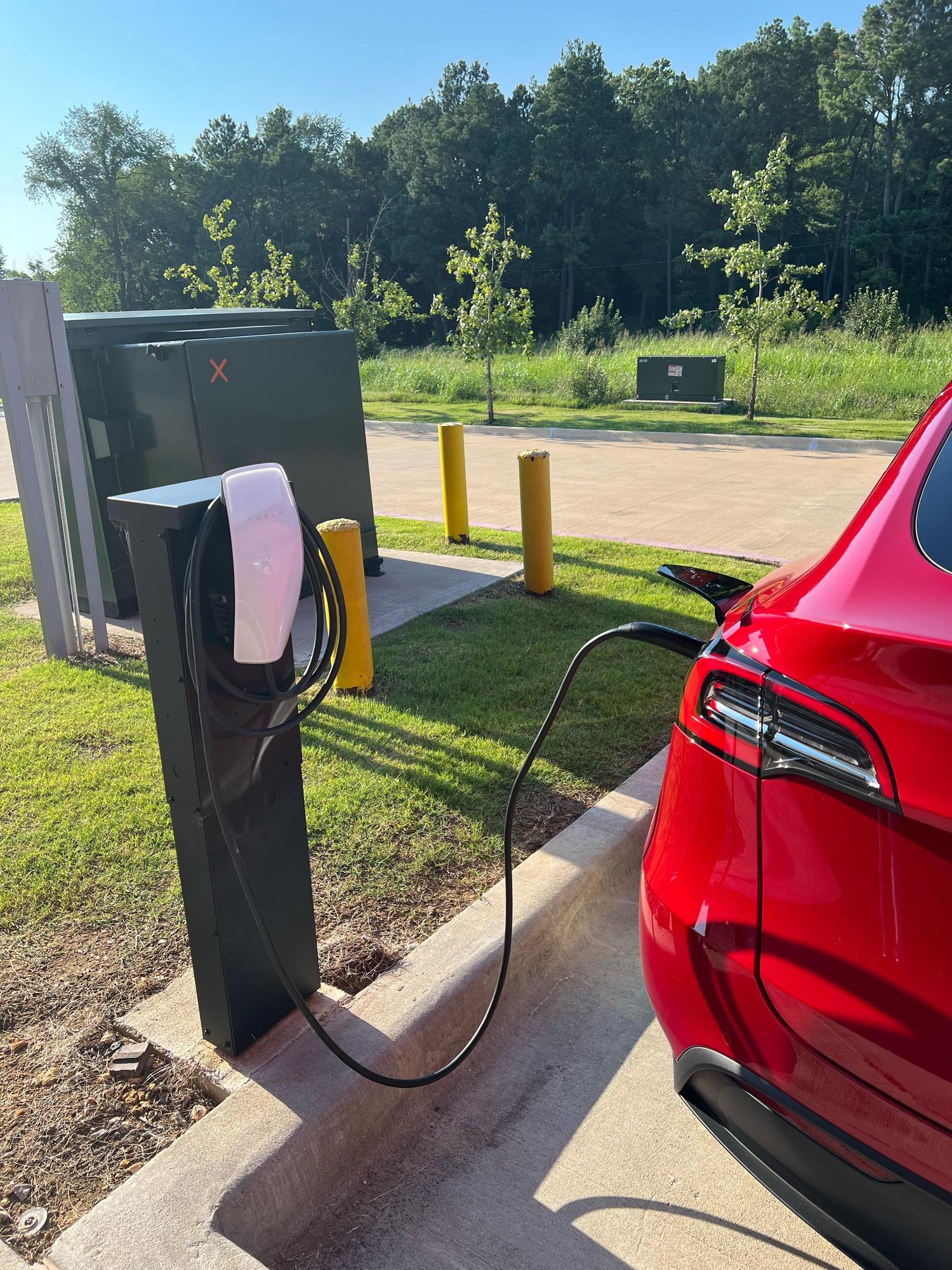 avid hotel Bentonville, AR EV Station