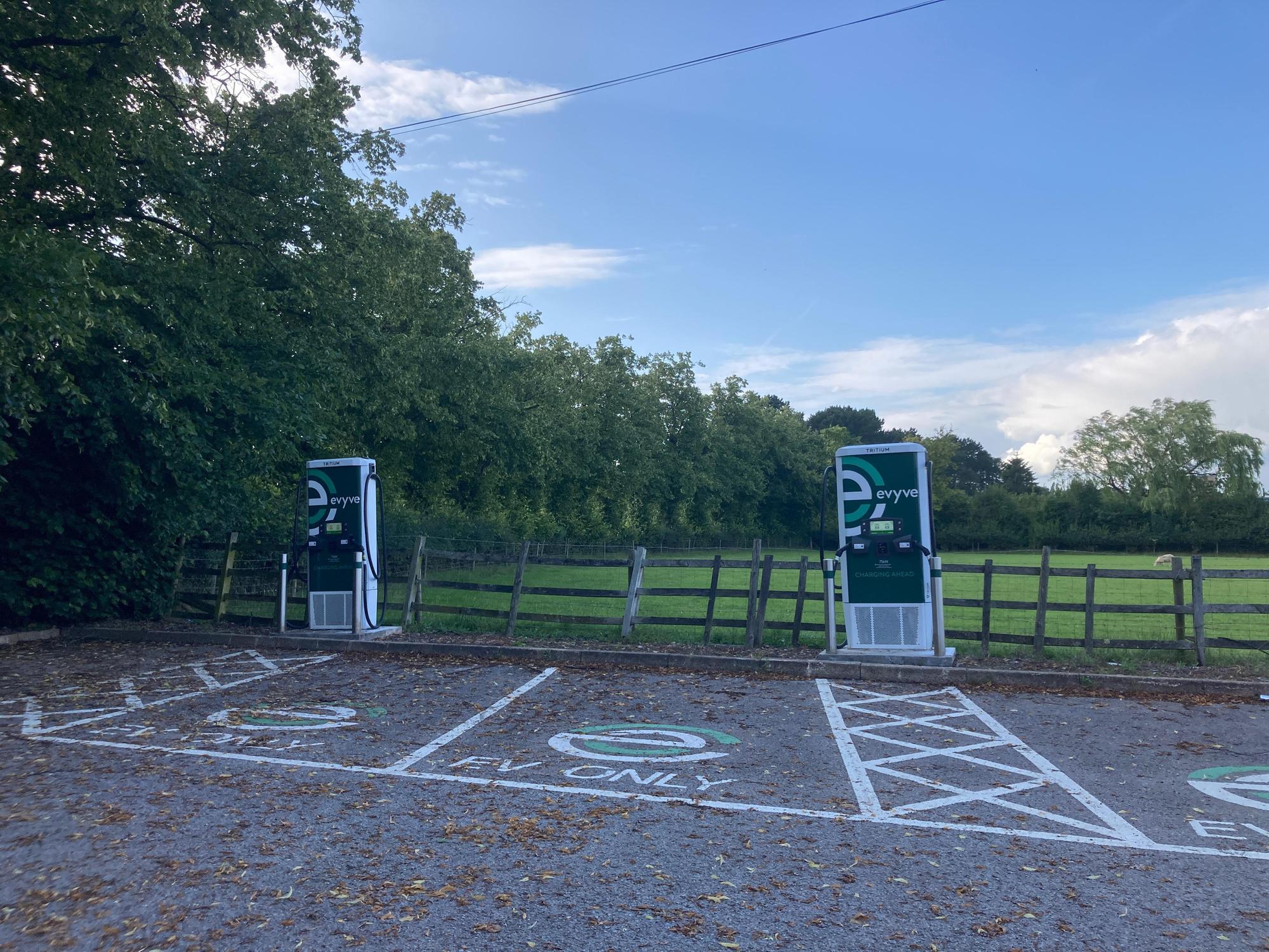 Travellers Rest Mapperley Plains, Nottingham , NG3 5RT, UK EV Station