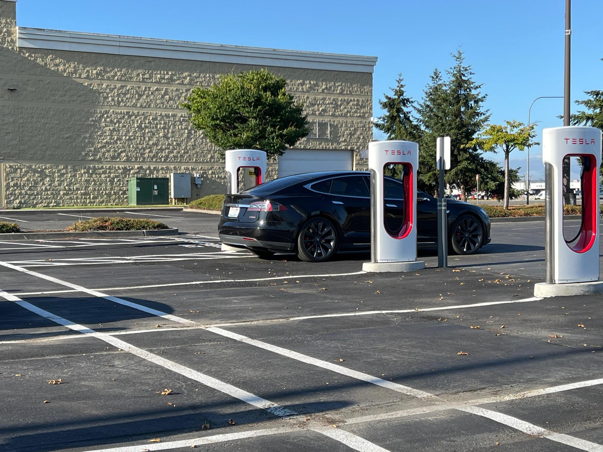 Burlington Crossings Best Buy Burlington, WA EV Station