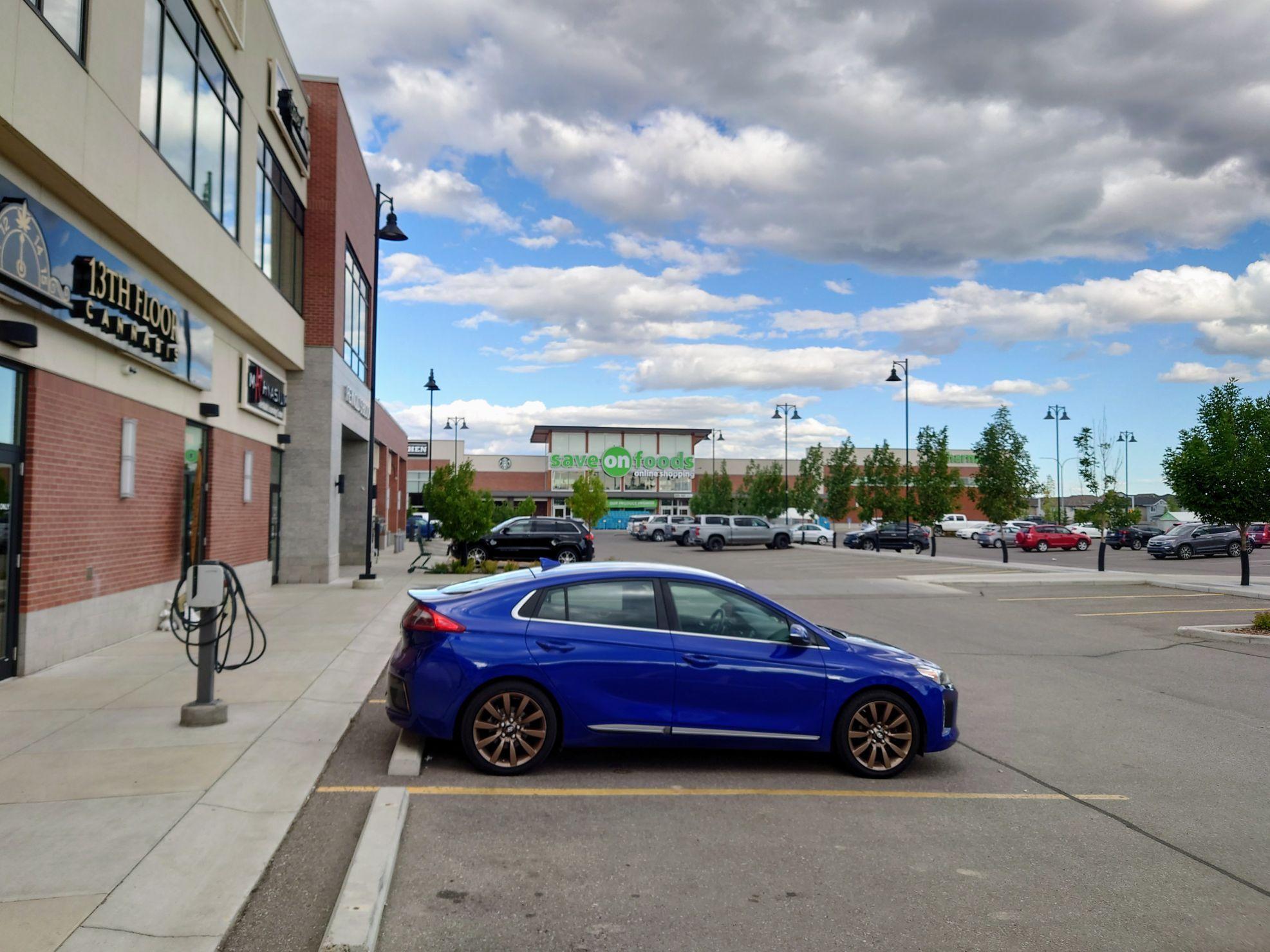 Coopers Town Promenade Airdrie, AB EV Station