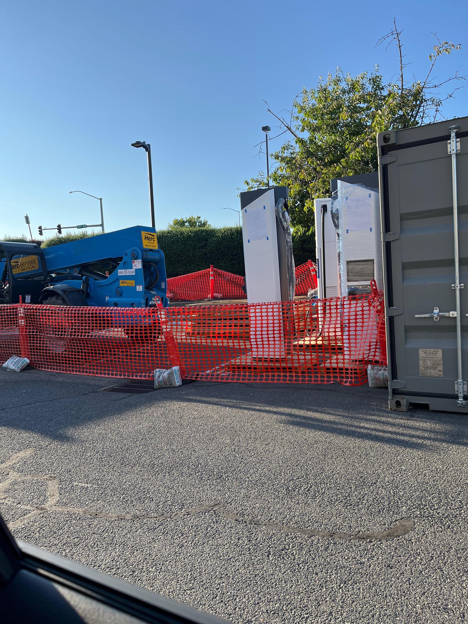 Columbia Outlets Troutdale, OR EV Station