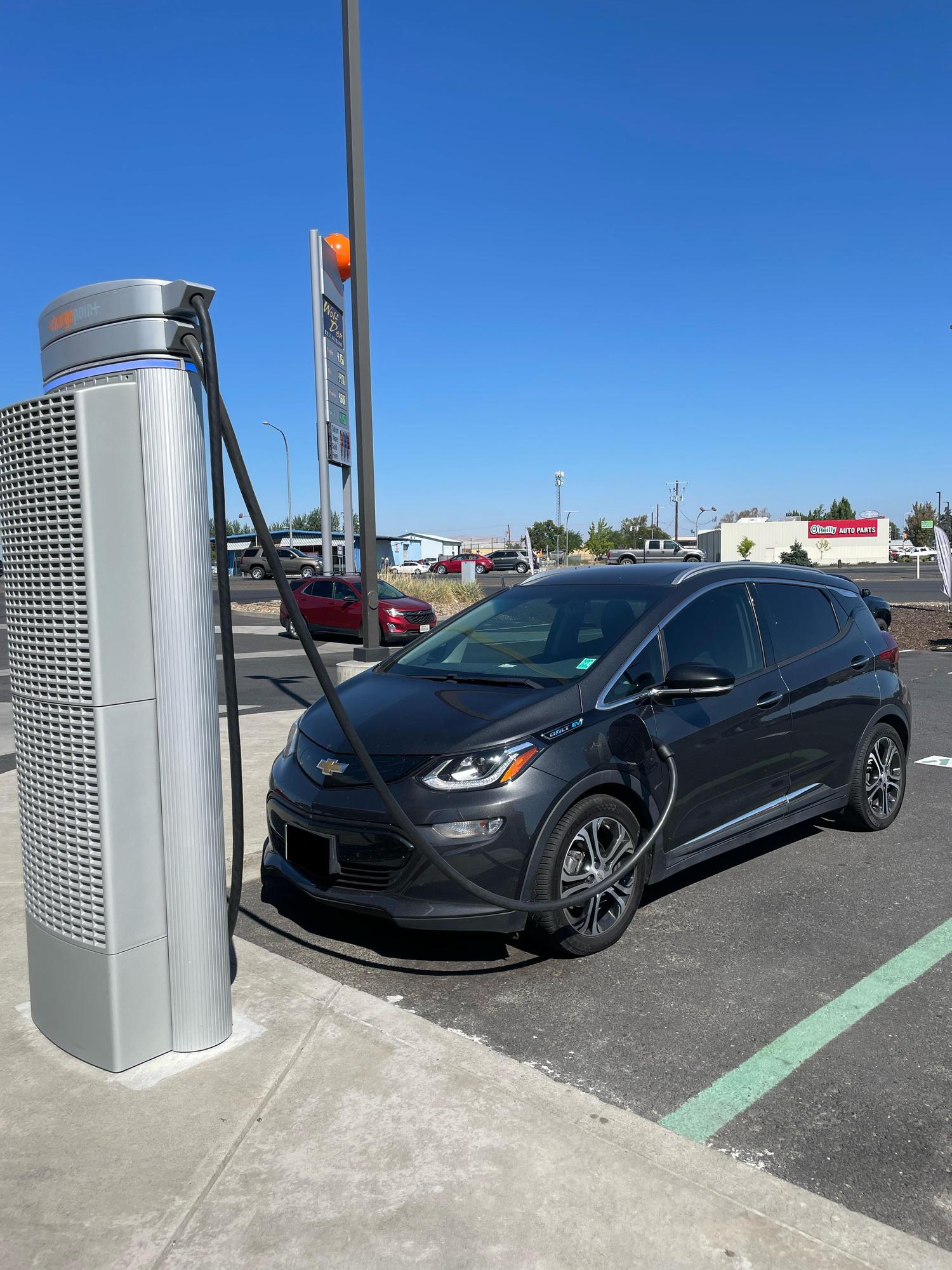 Wolf Den Wapato, WA EV Station