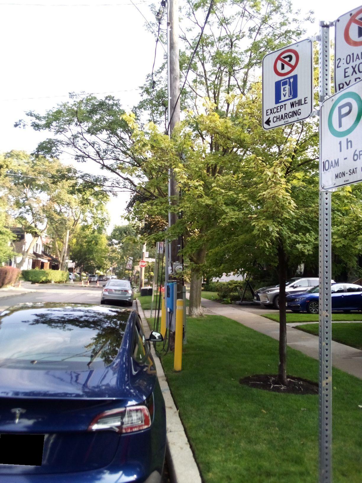 Green P Charging 41 Inglewood Dr Toronto, ON EV Station