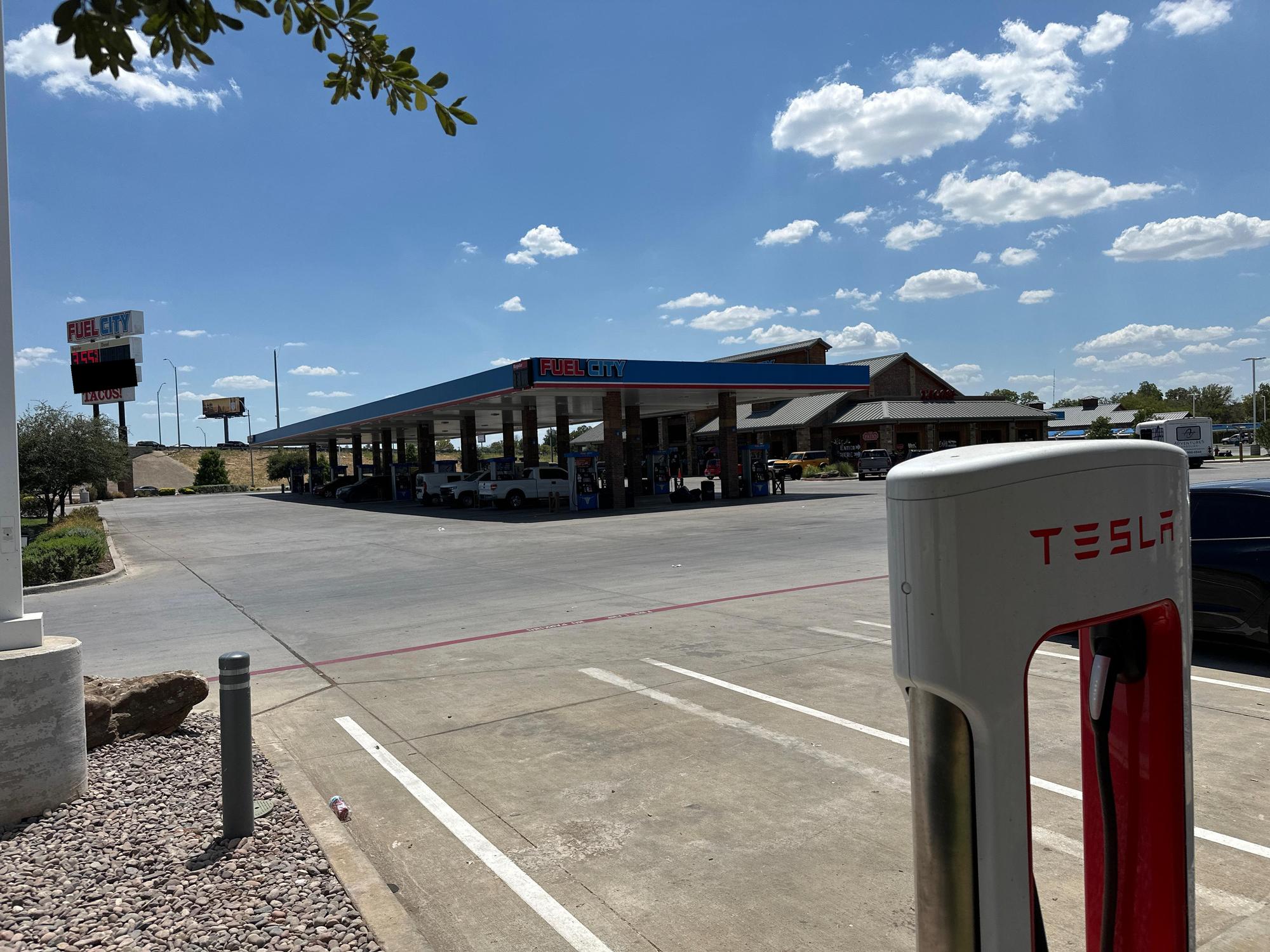 Fuel City Haltom City Haltom City, TX EV Station