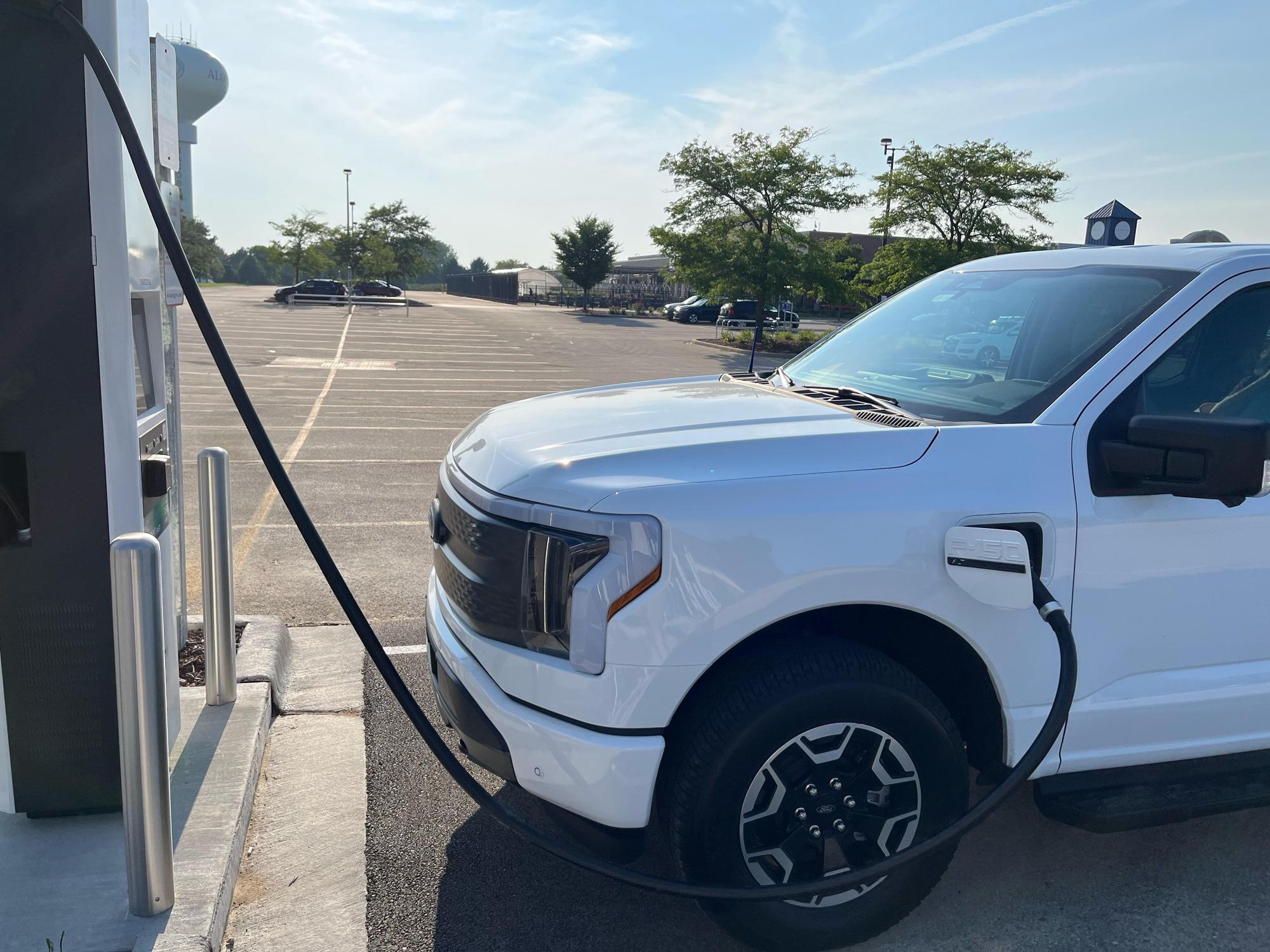 Meijer (2) Algonquin, IL EV Station