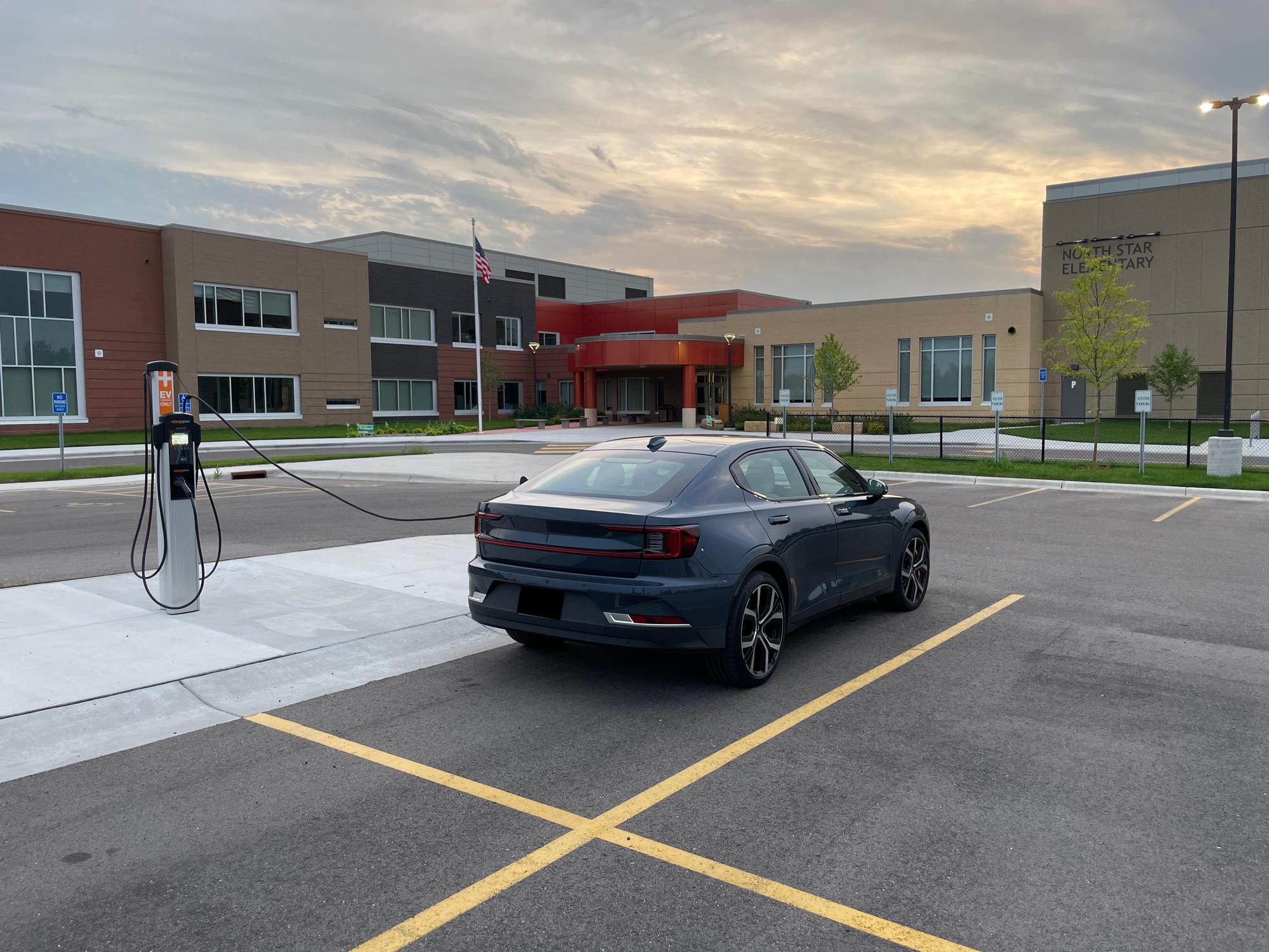 north-star-elementary-school-stillwater-mn-ev-station