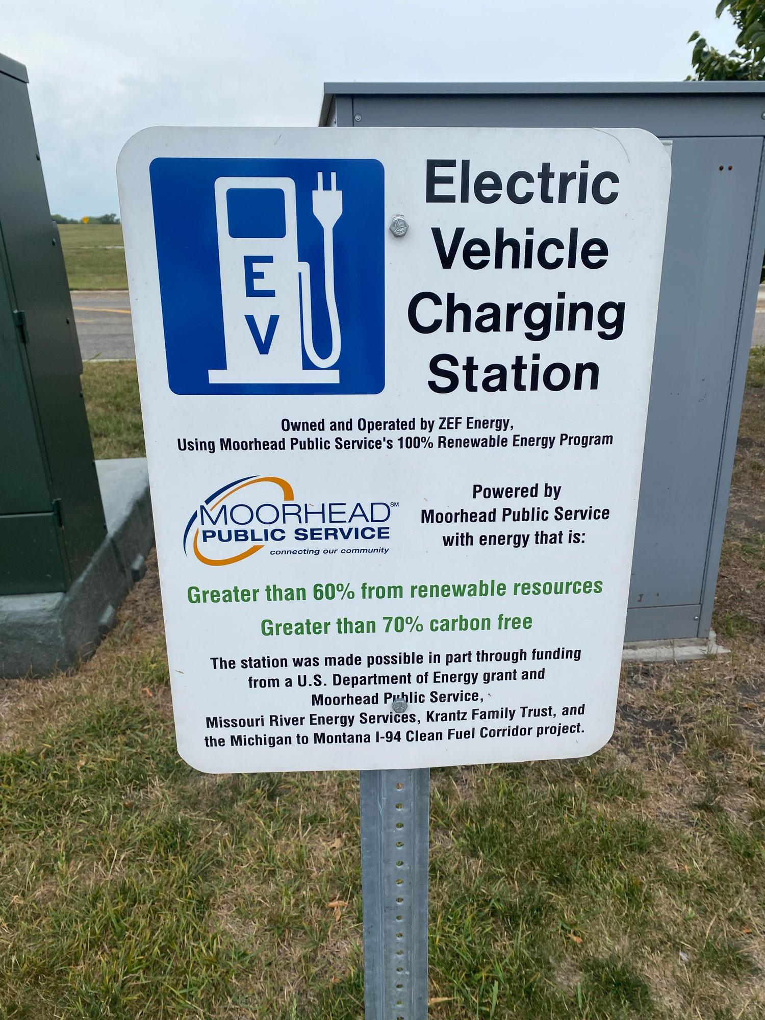 Noodles and Company Moorhead, MN EV Station