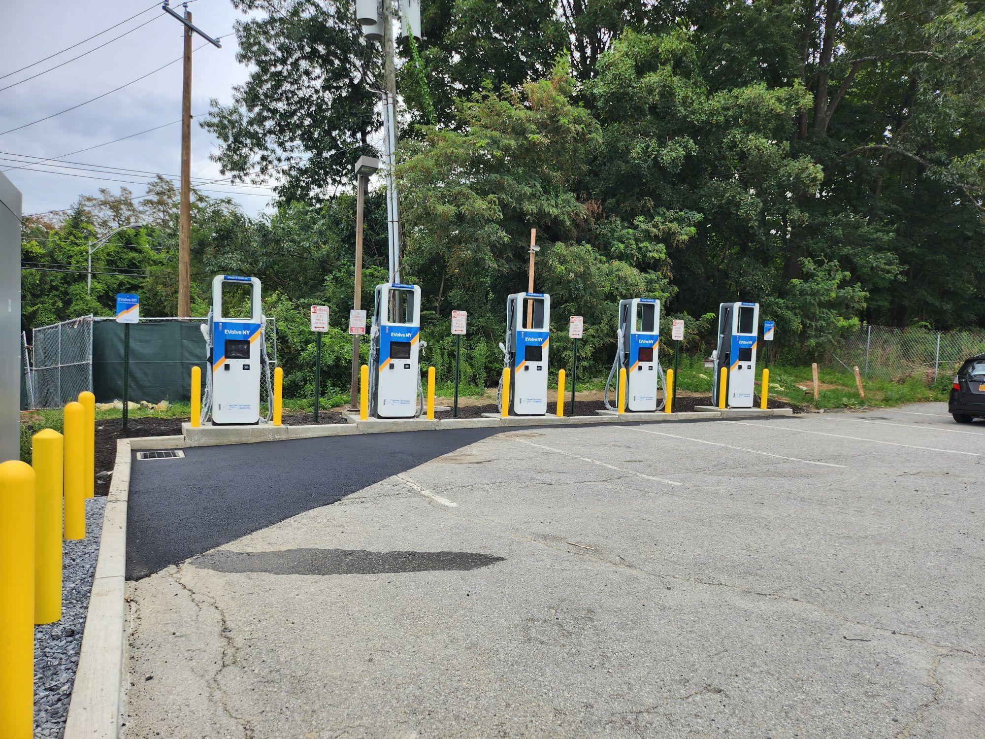North Country Shopping Center Goldens Bridge, NY EV Station