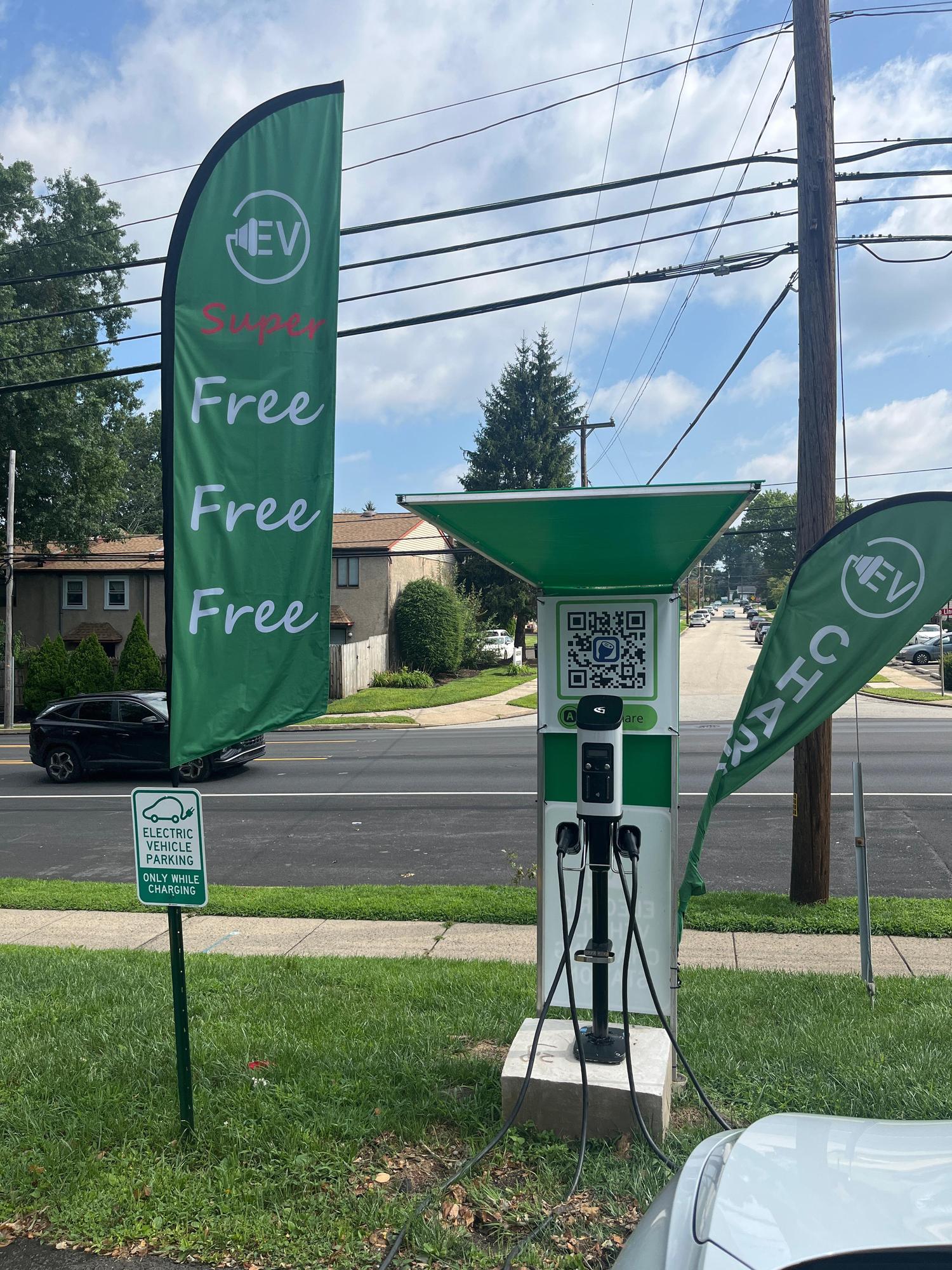 Chelbourne Plaza Condominiums Elkins Park, PA EV Station