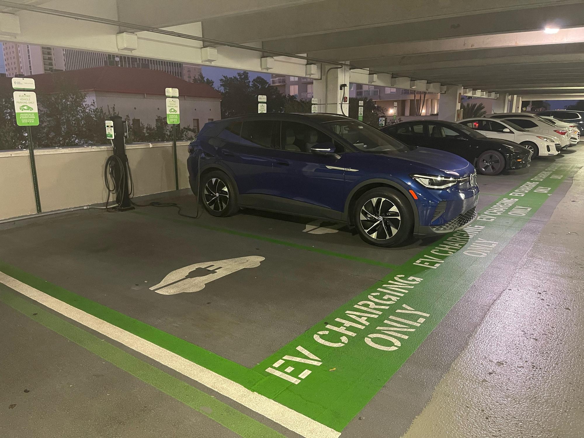 Sundial Parking Garage (2) St. Petersburg, FL EV Station