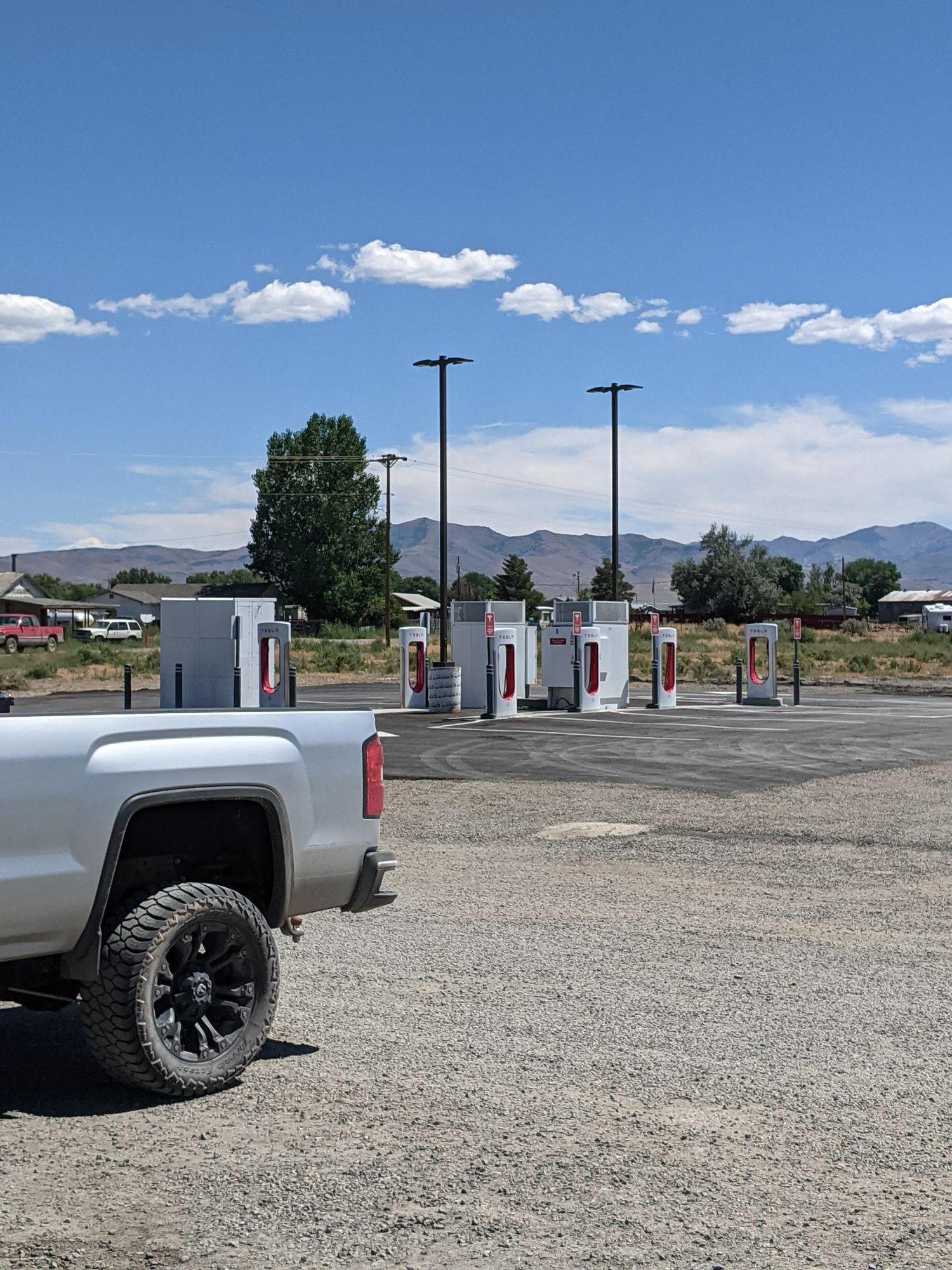 Quinn River Market (2) McDermitt, NV EV Station