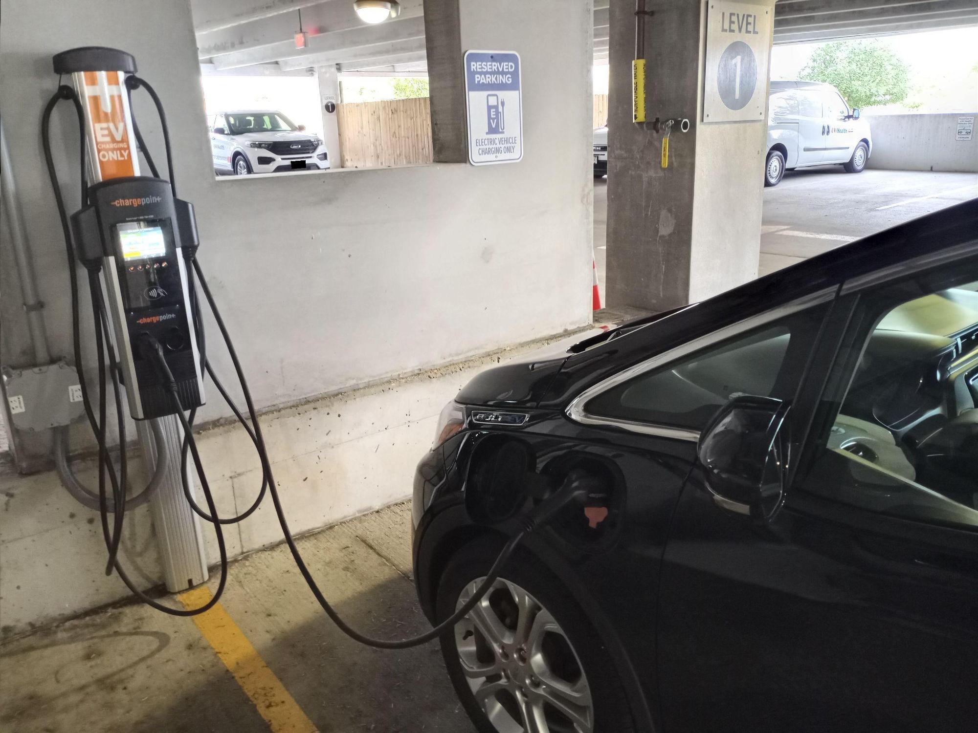 Aquatic Center (UW Health) Madison, WI EV Station