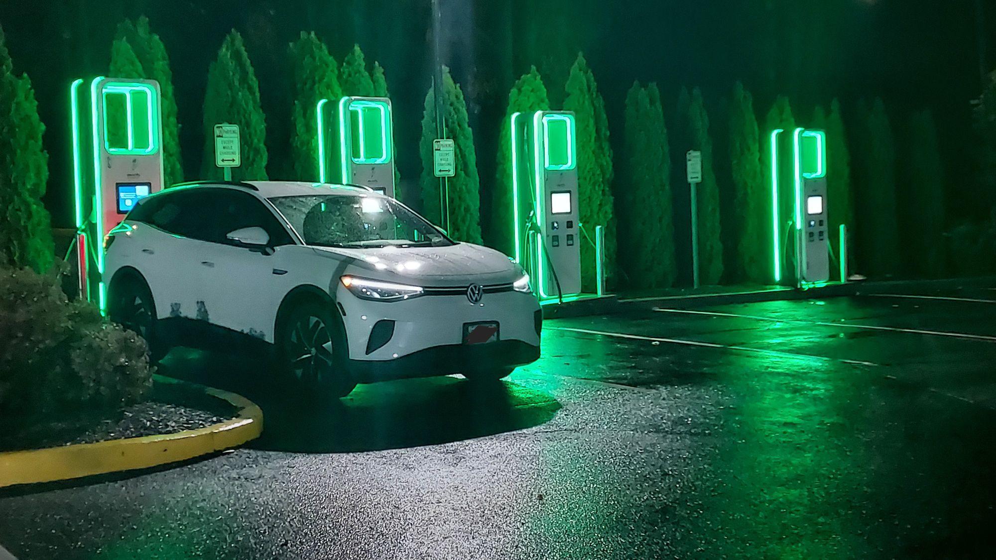 Orangetown Shopping Center (1) Orangeburg, NY EV Station