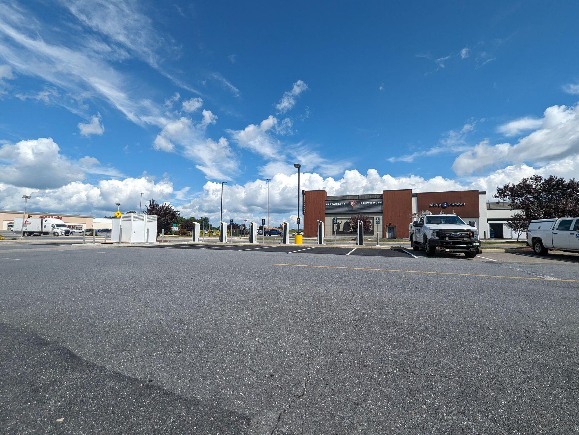 Hagerstown Valley Mall (2) Halfway, MD EV Station