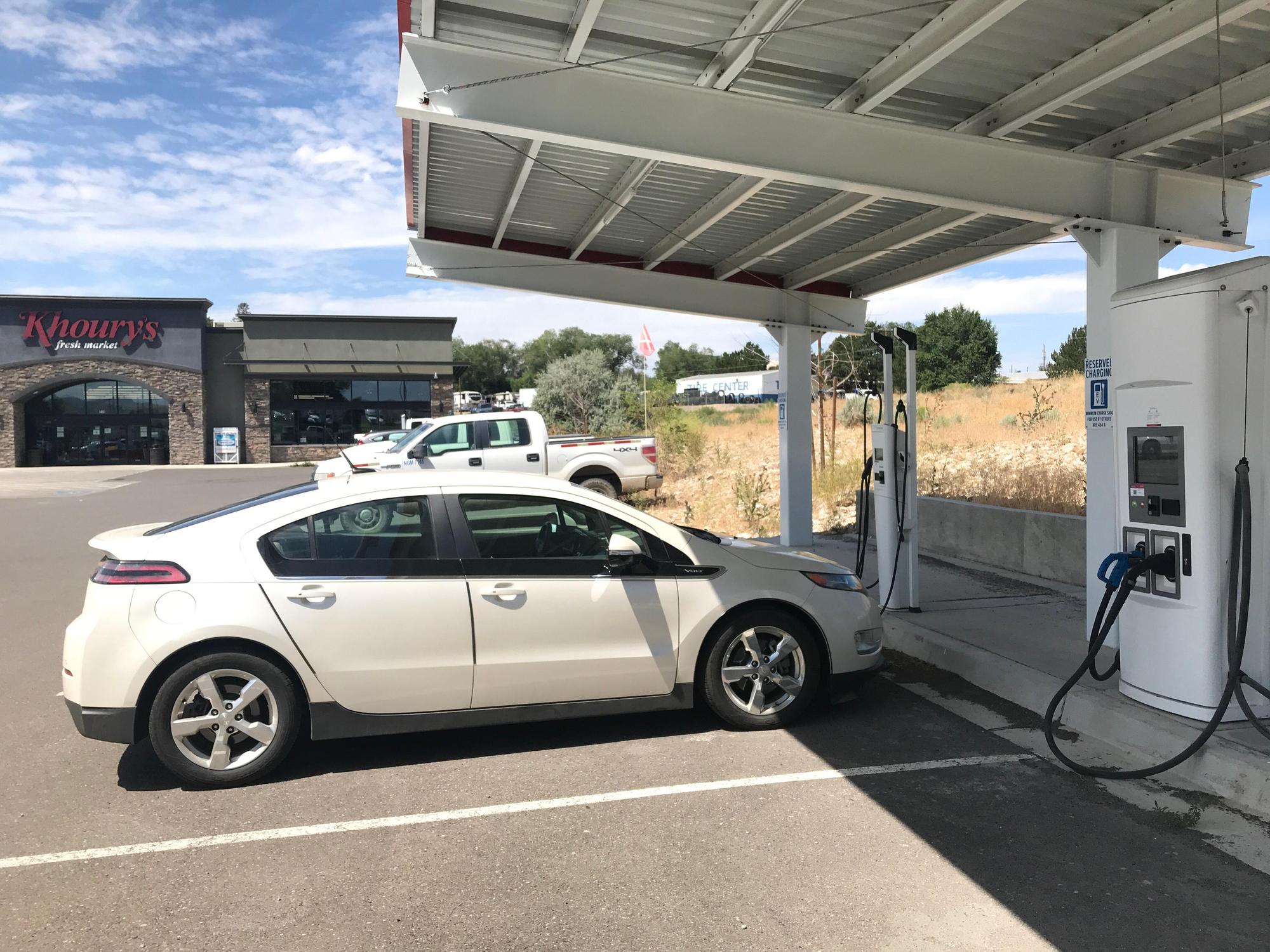 Khoury's Fresh Market Shell Recharge Carlin, NV EV Station