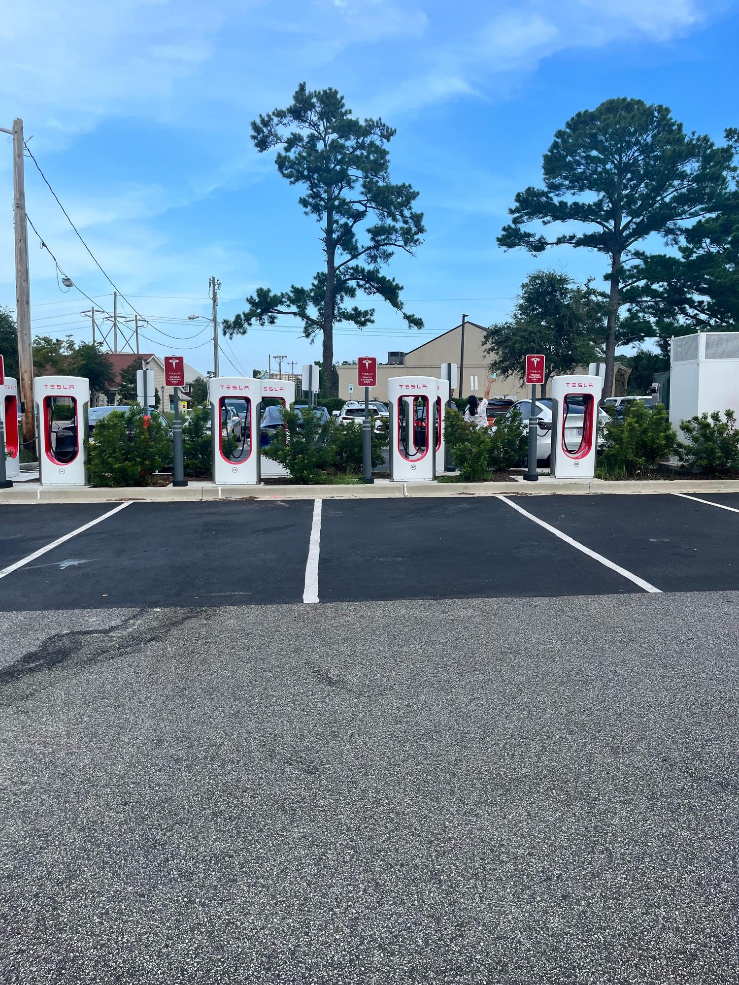 Barefoot Landing Crooked Hammock Brewery Myrtle Beach, SC EV Station