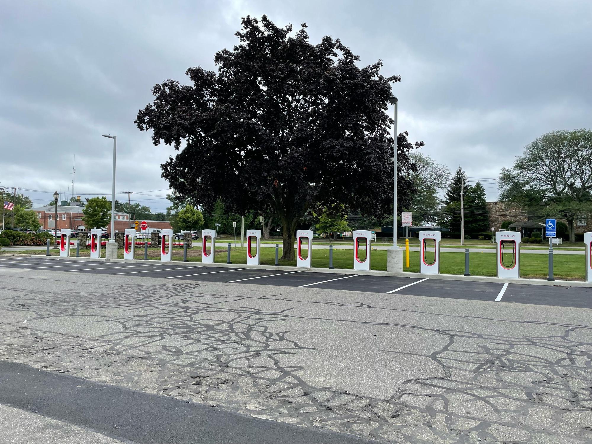 Jericho Commons Jericho, NY EV Station